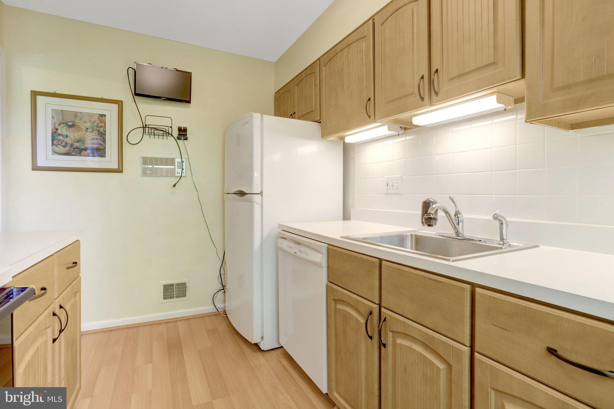 3350 CONTESSA COURT