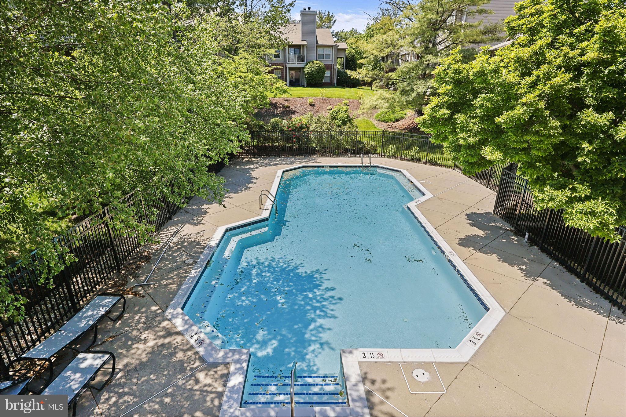1725 ASCOT WAY 1725B