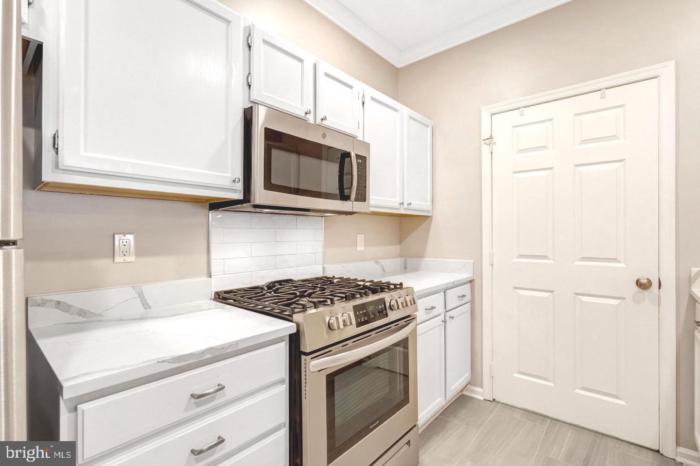 1701 LAKE SHORE CREST DRIVE 11
