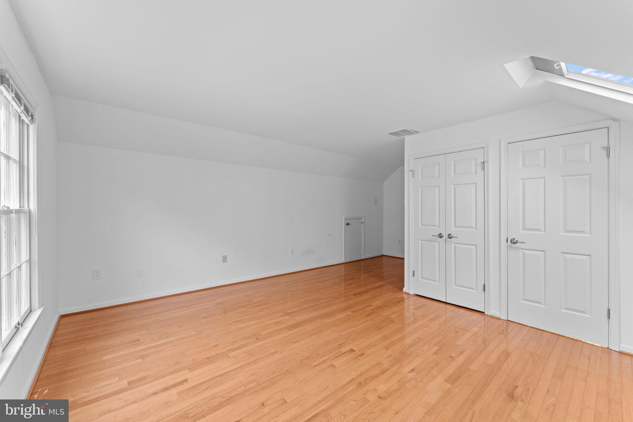 8952 KENILWORTH DRIVE