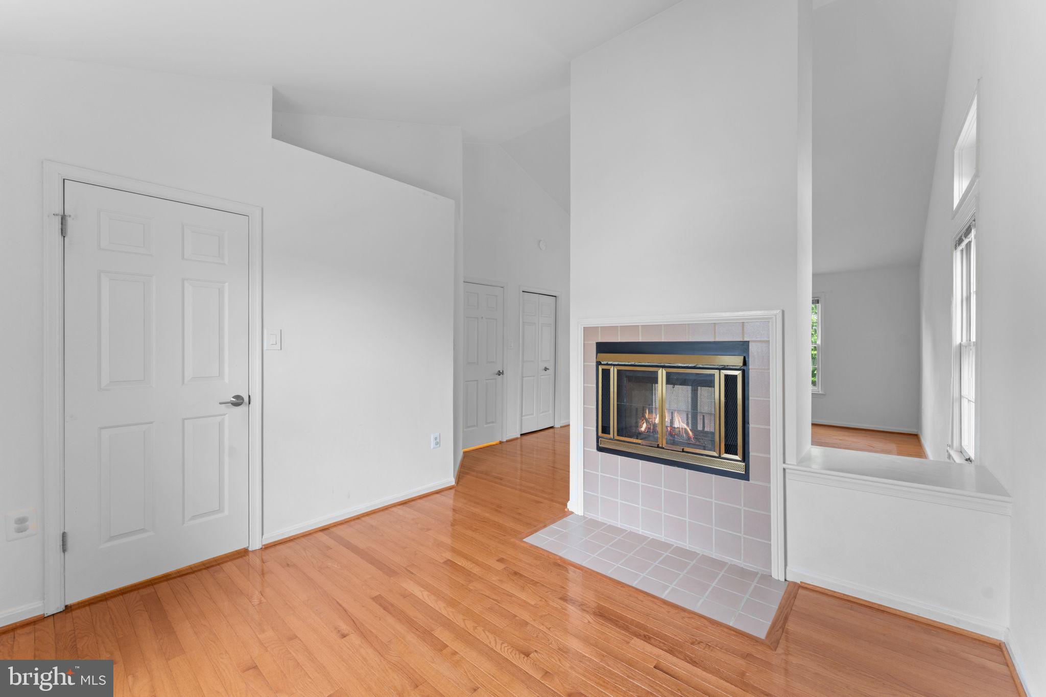 8952 KENILWORTH DRIVE