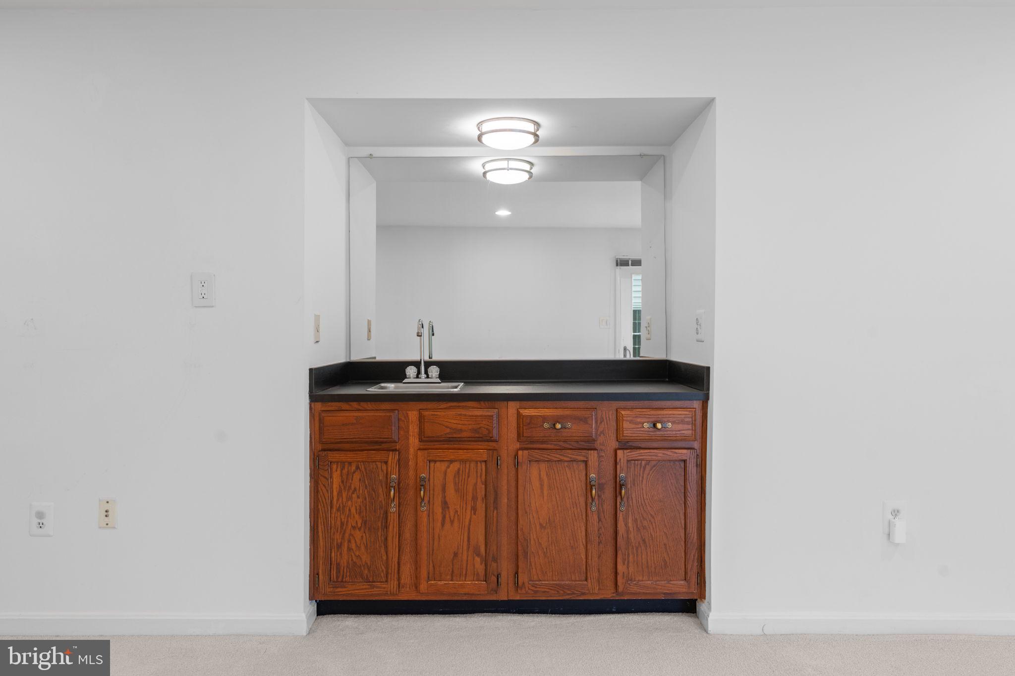 8952 KENILWORTH DRIVE