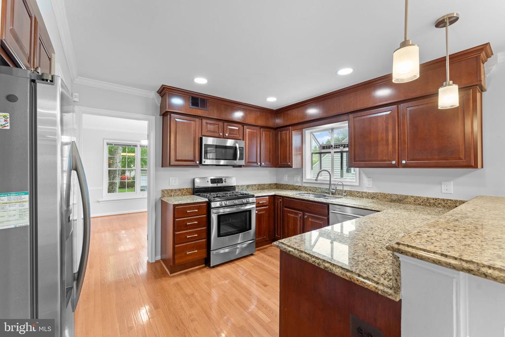 8952 KENILWORTH DRIVE