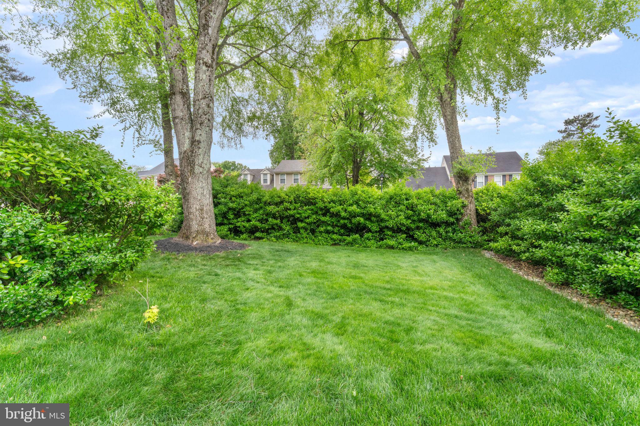 8952 KENILWORTH DRIVE
