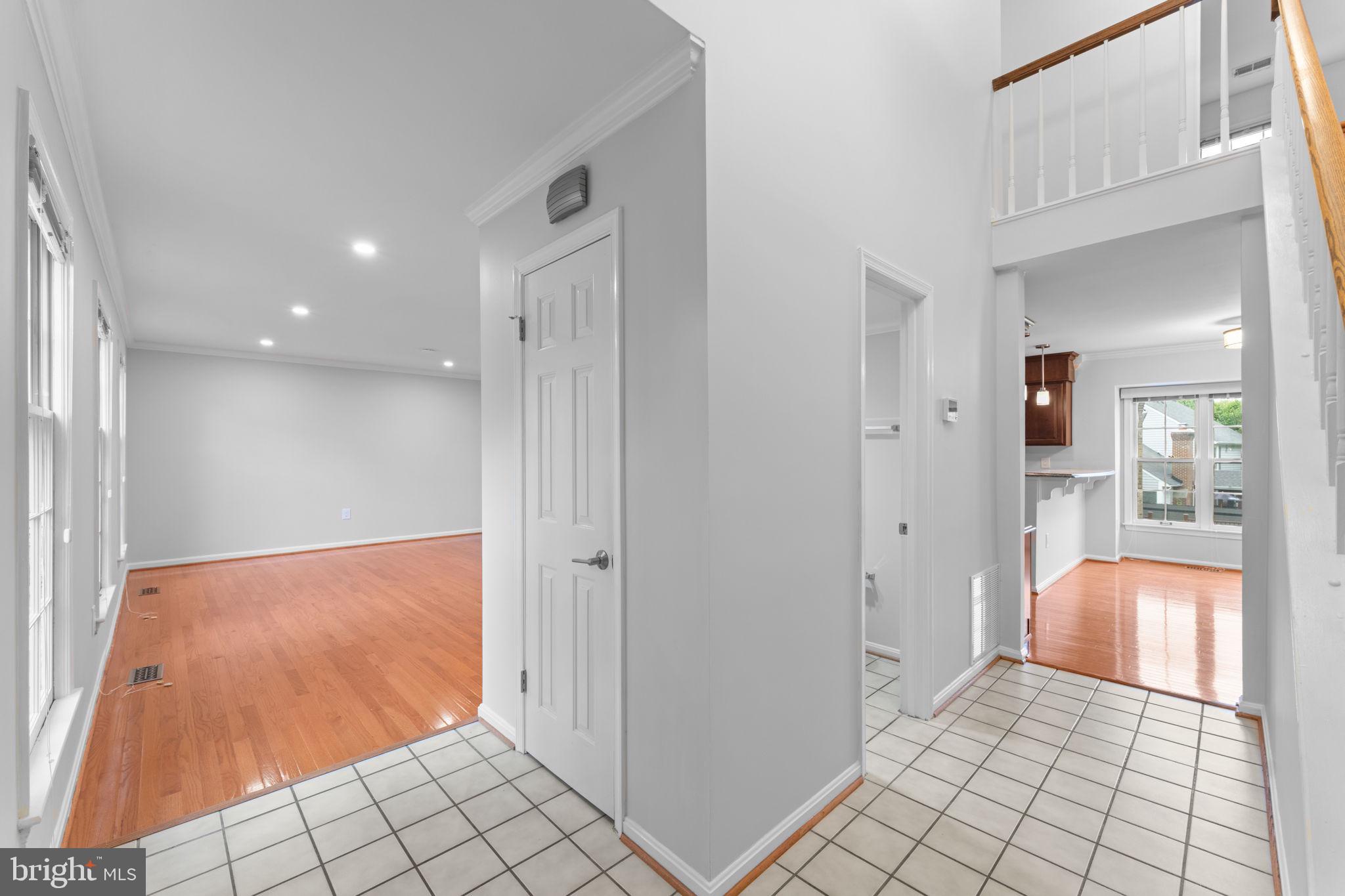 8952 KENILWORTH DRIVE