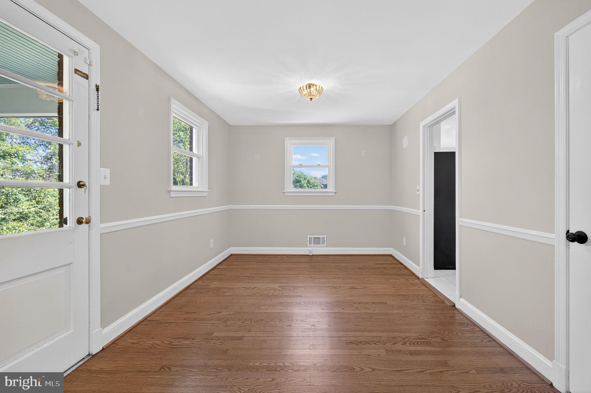 4037 OXFORD STREET