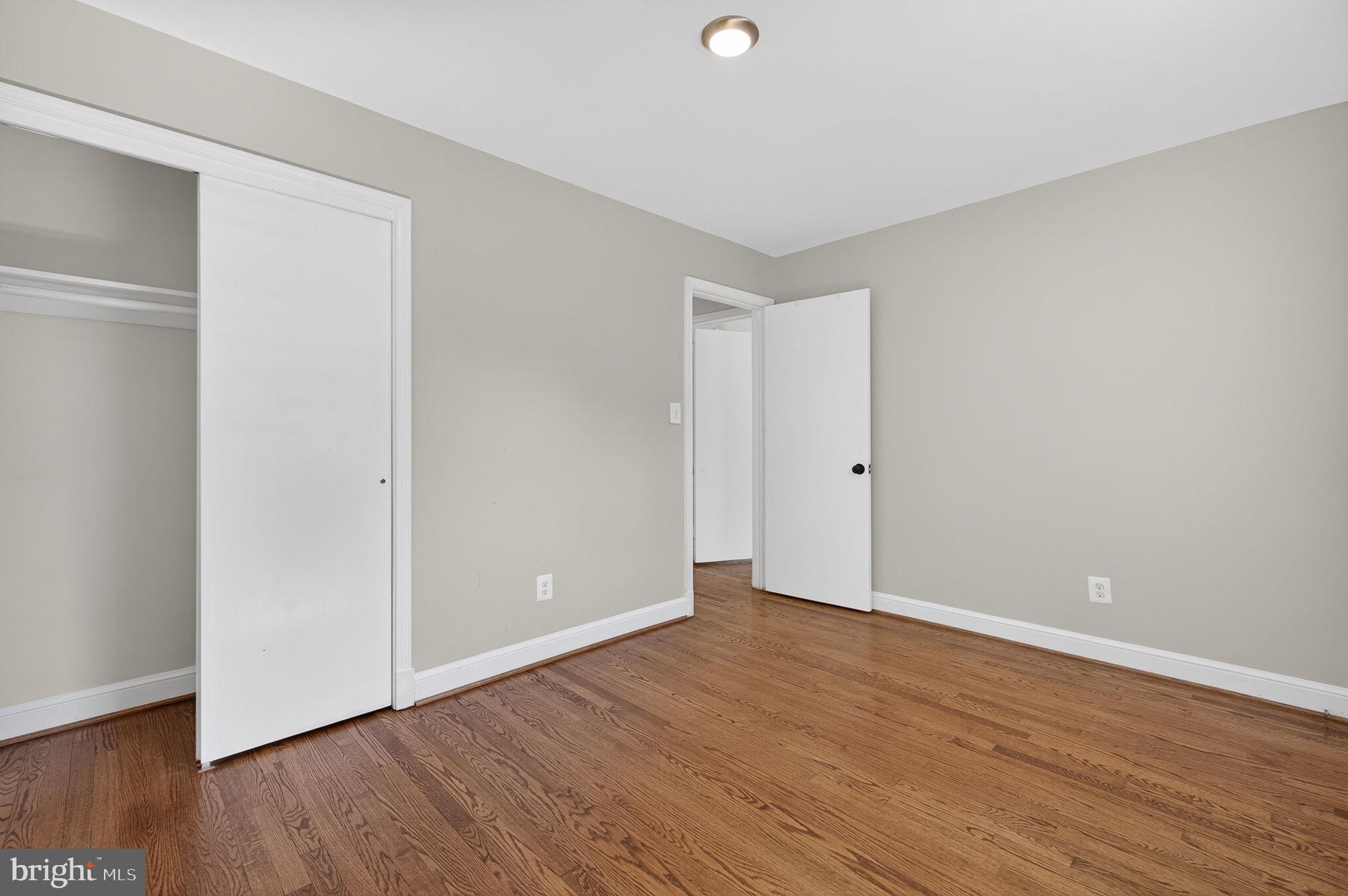 4037 OXFORD STREET