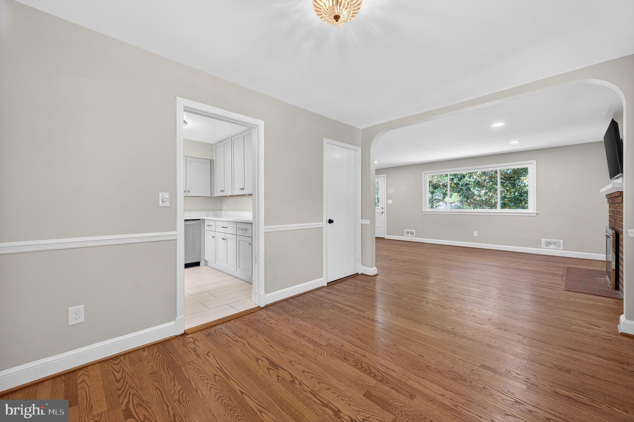 4037 OXFORD STREET