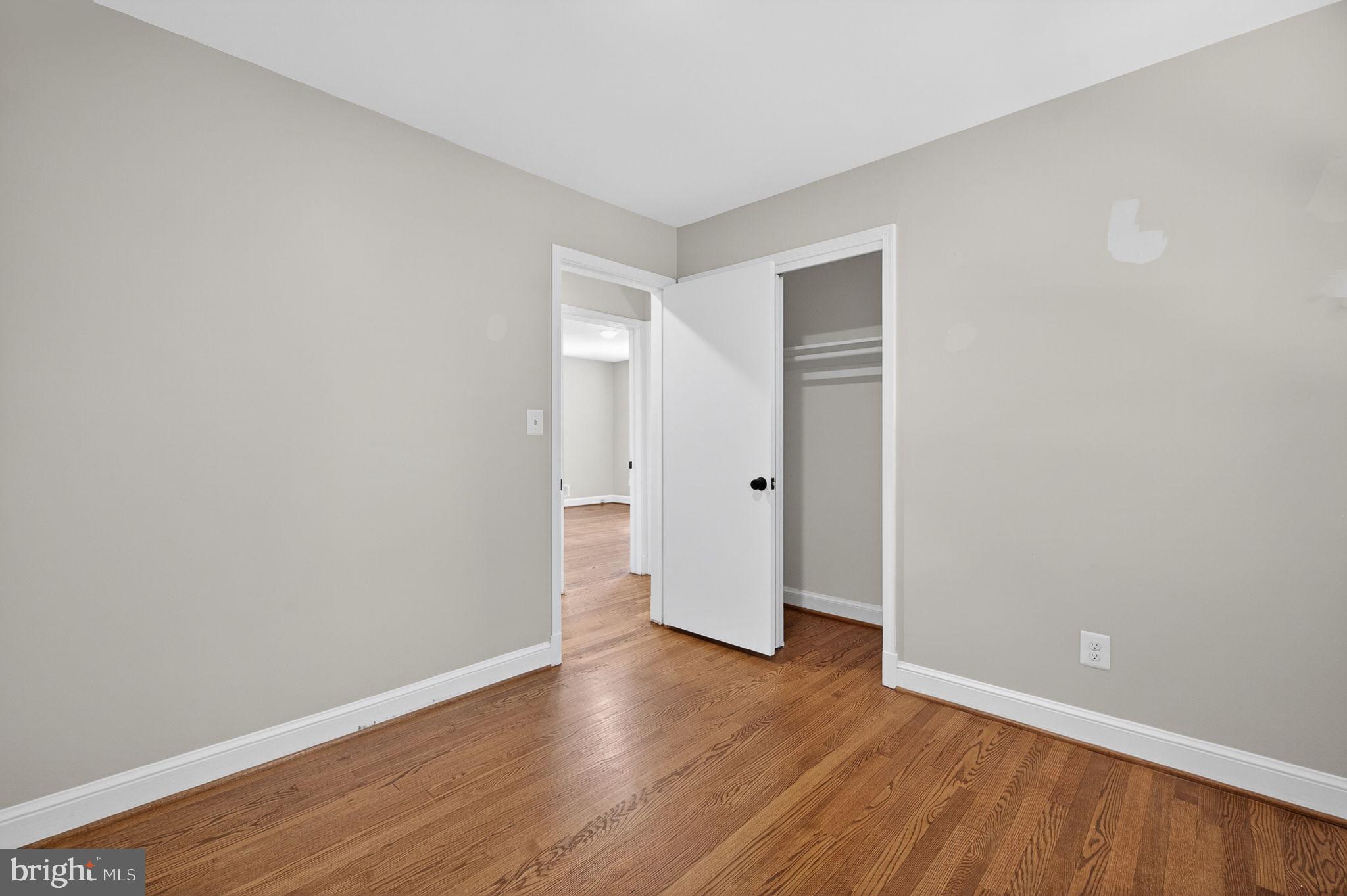 4037 OXFORD STREET