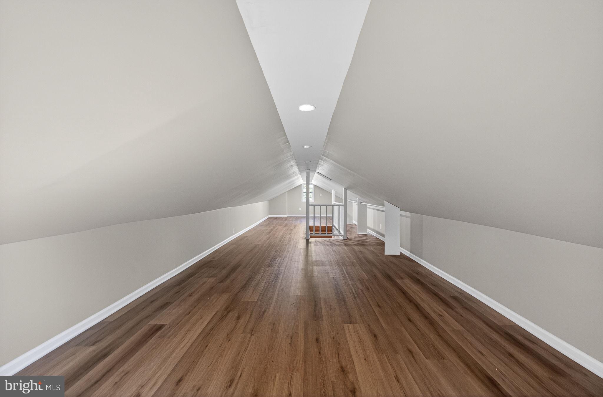 4037 OXFORD STREET
