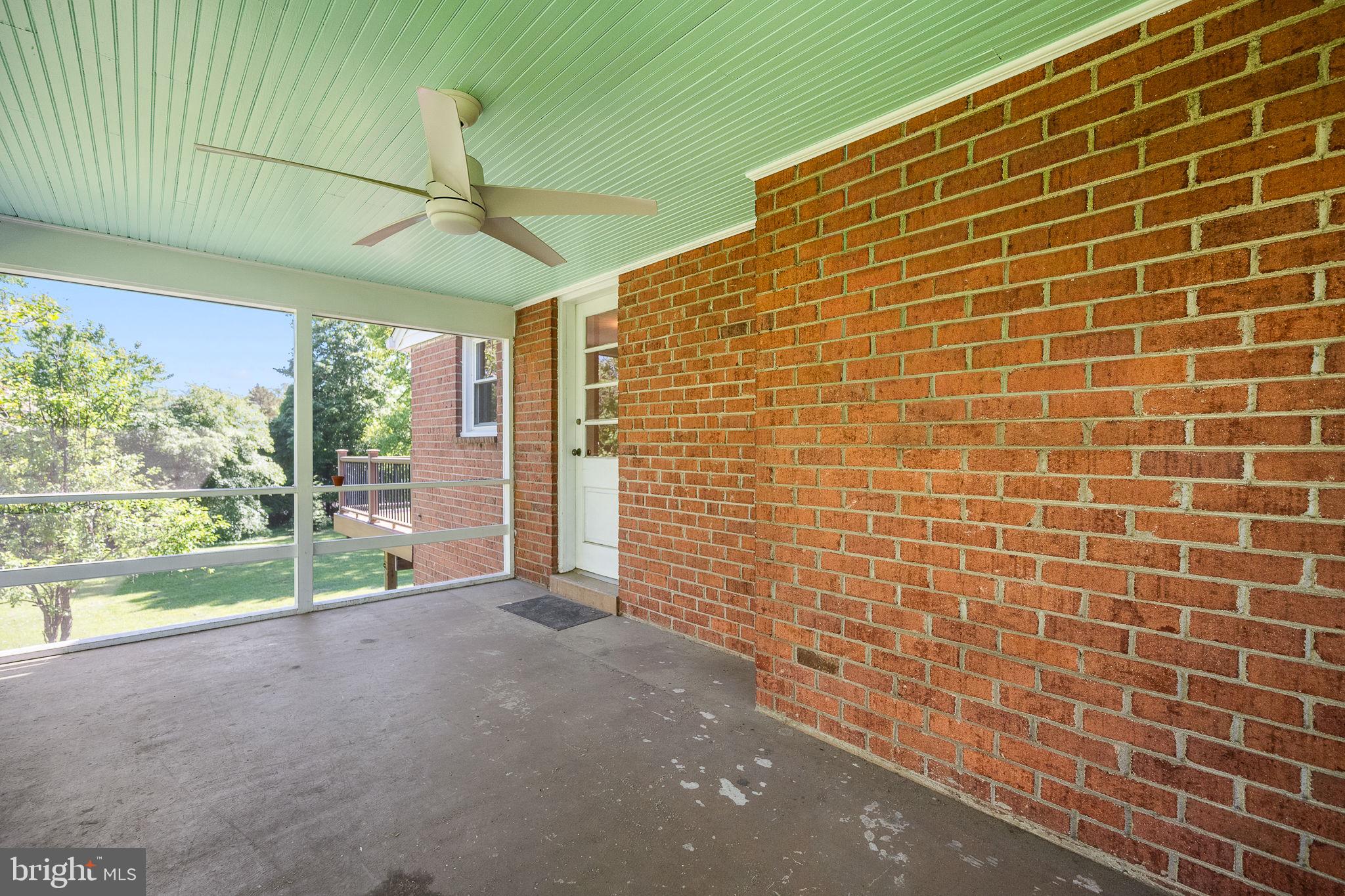 4037 OXFORD STREET