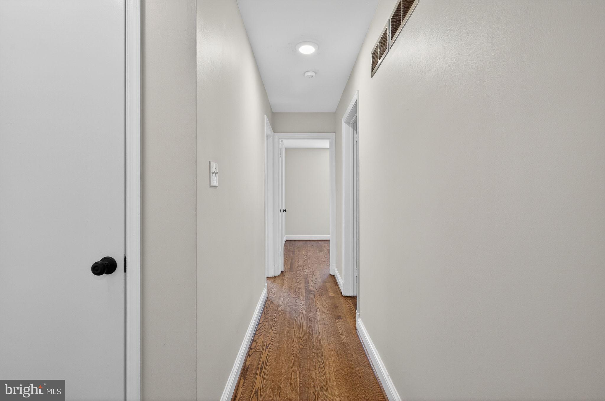 4037 OXFORD STREET