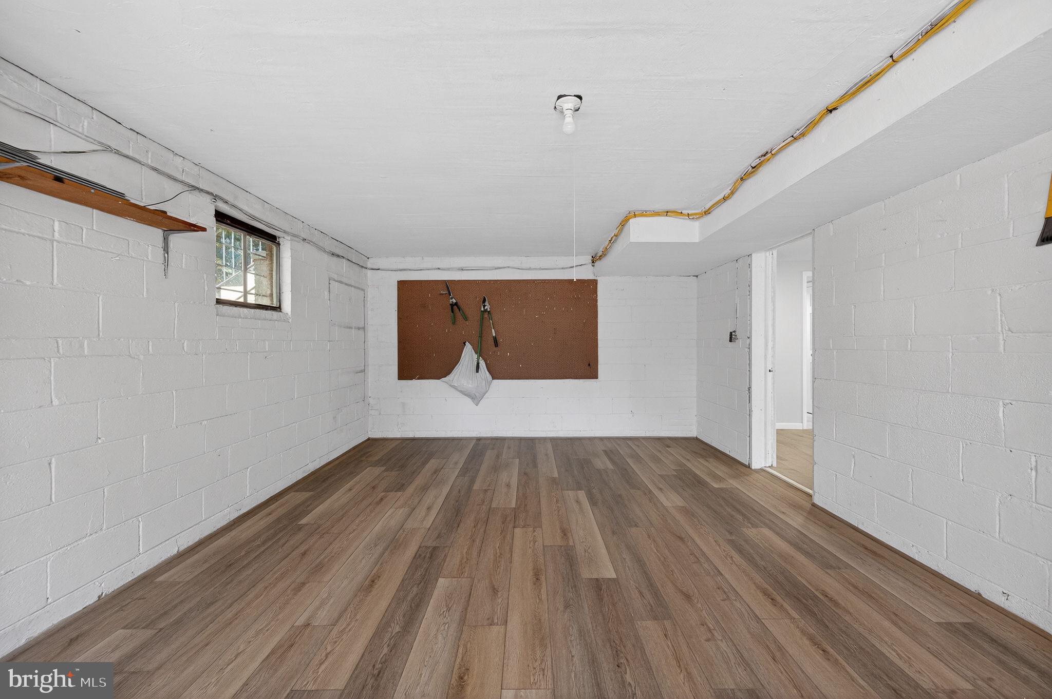 4037 OXFORD STREET