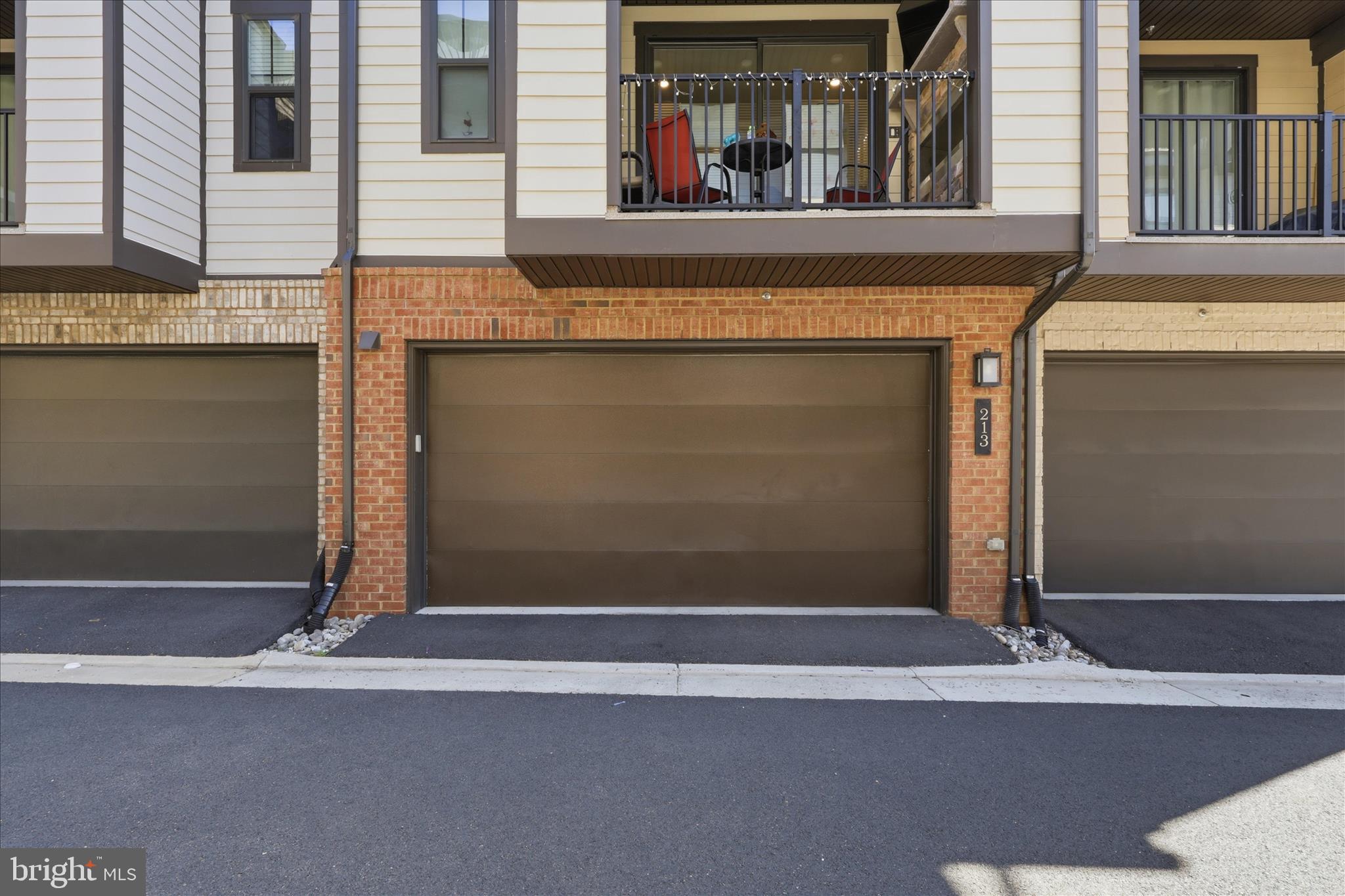 213 MARKET SQUARE NW 19