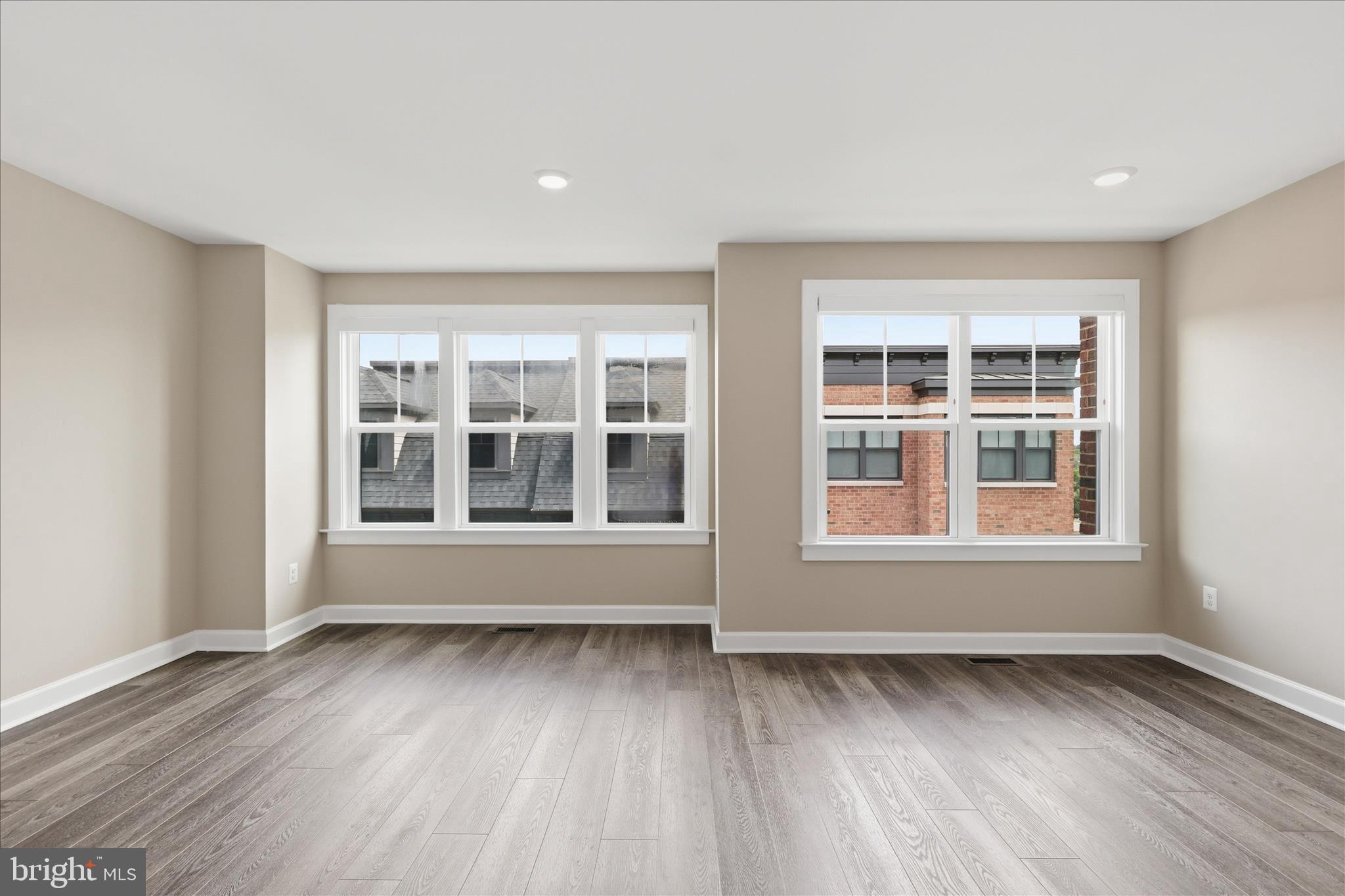 213 MARKET SQUARE NW 19