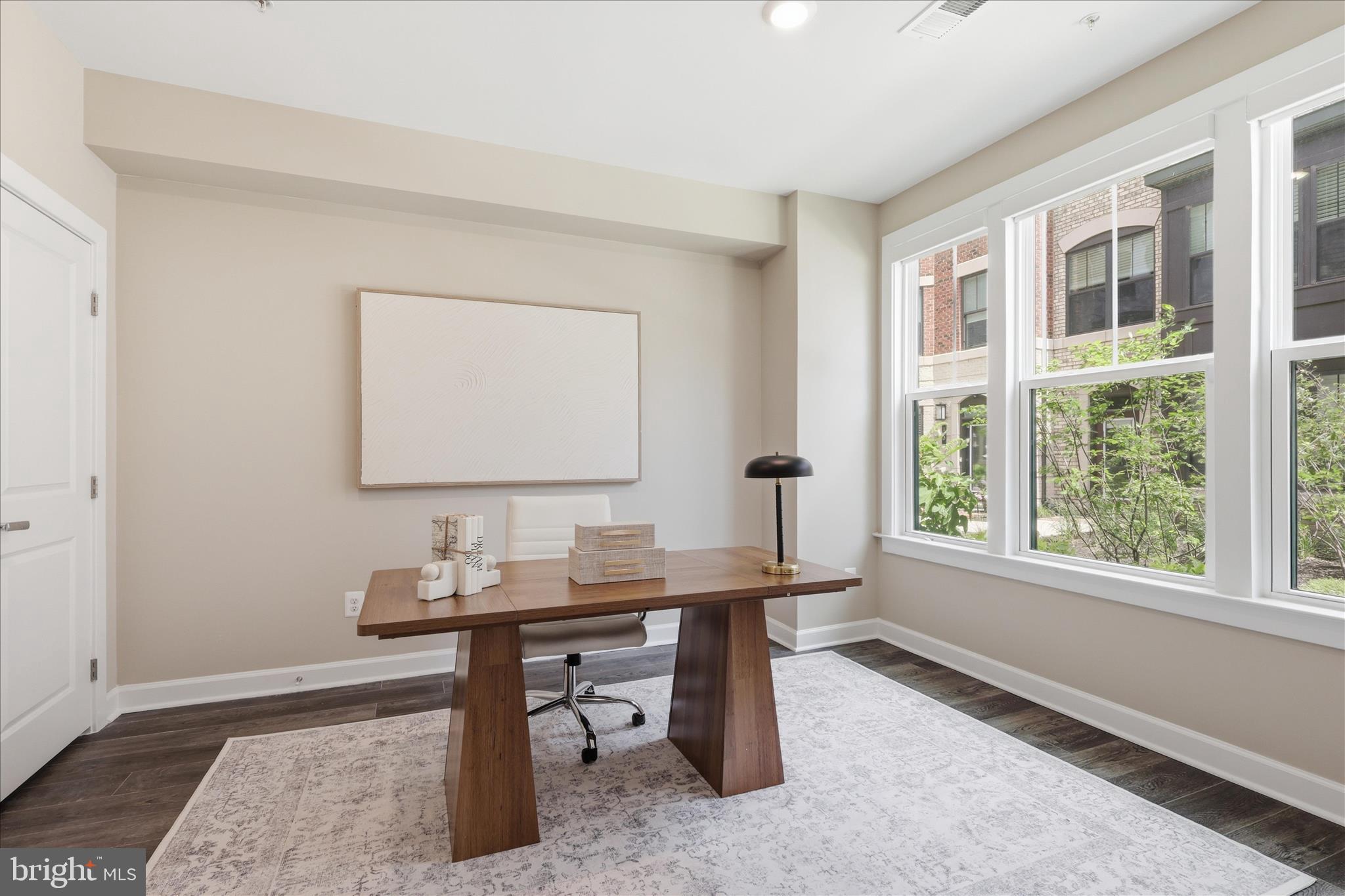 213 MARKET SQUARE NW 19