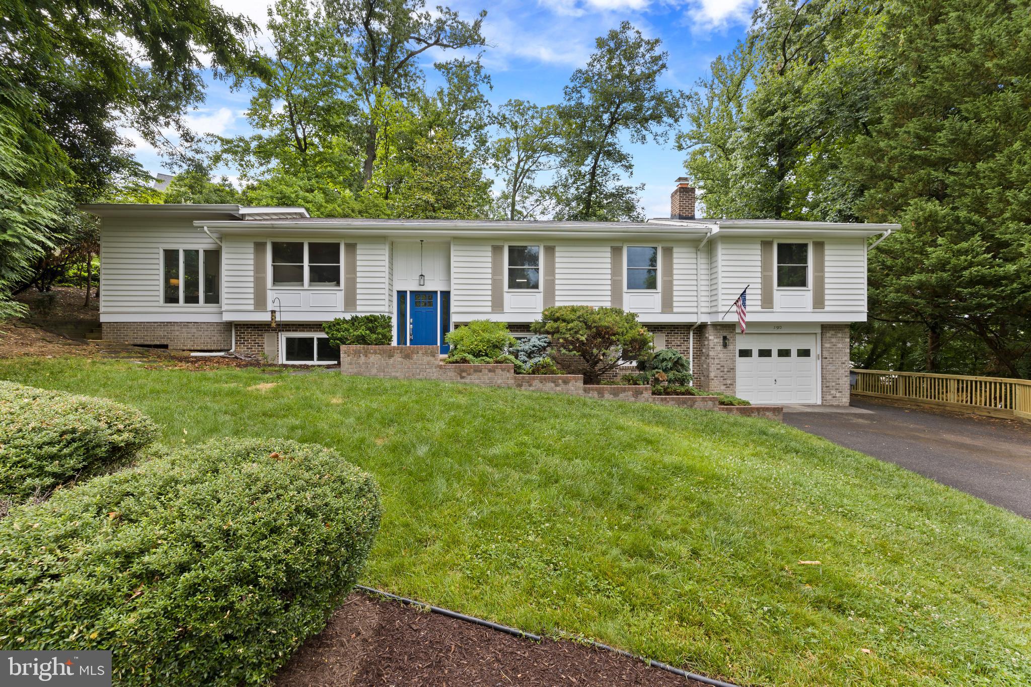 5610 SHADE TREE LANE