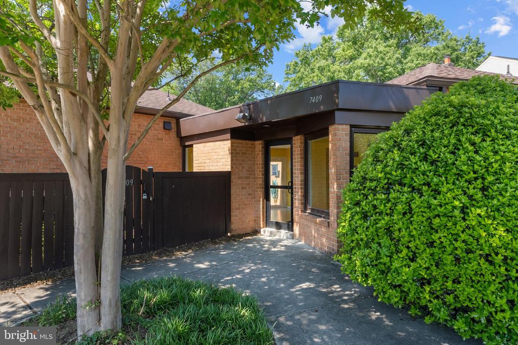 4520 GARBO COURT