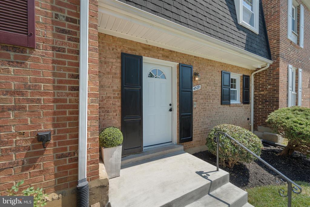 4520 GARBO COURT