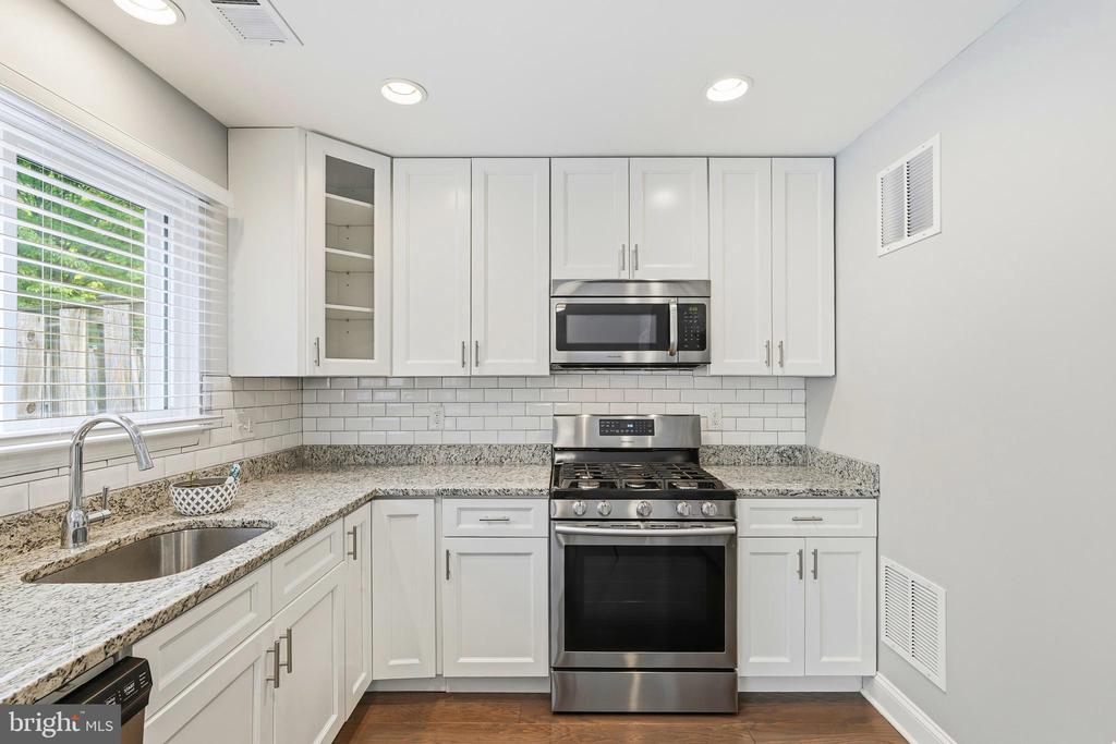 14823 BOLTON ROAD