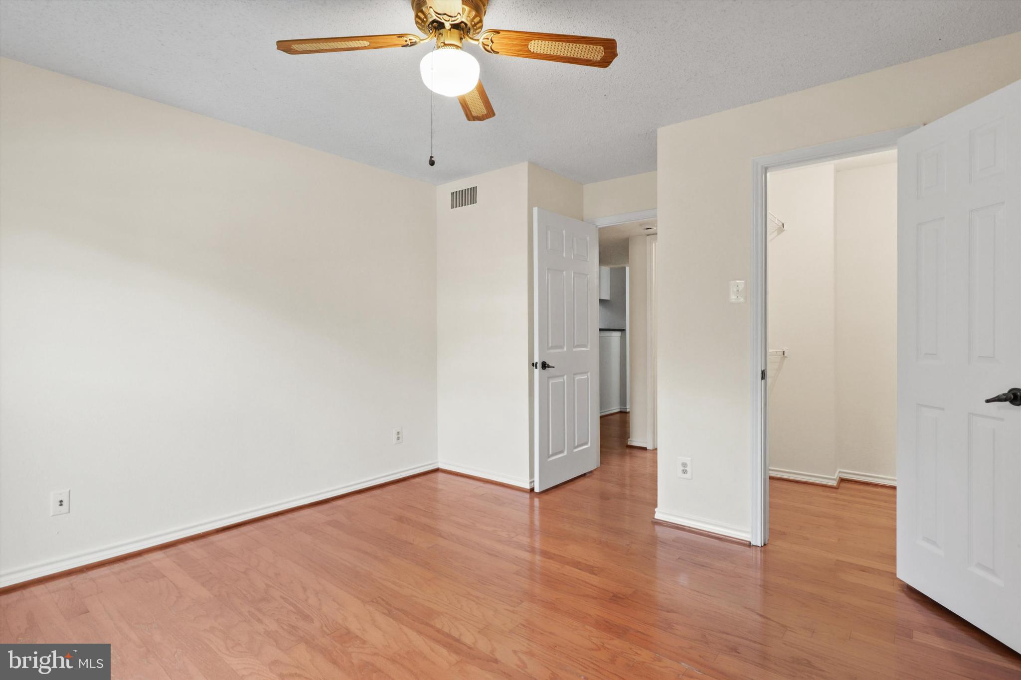 1527 LINCOLN WAY 201B