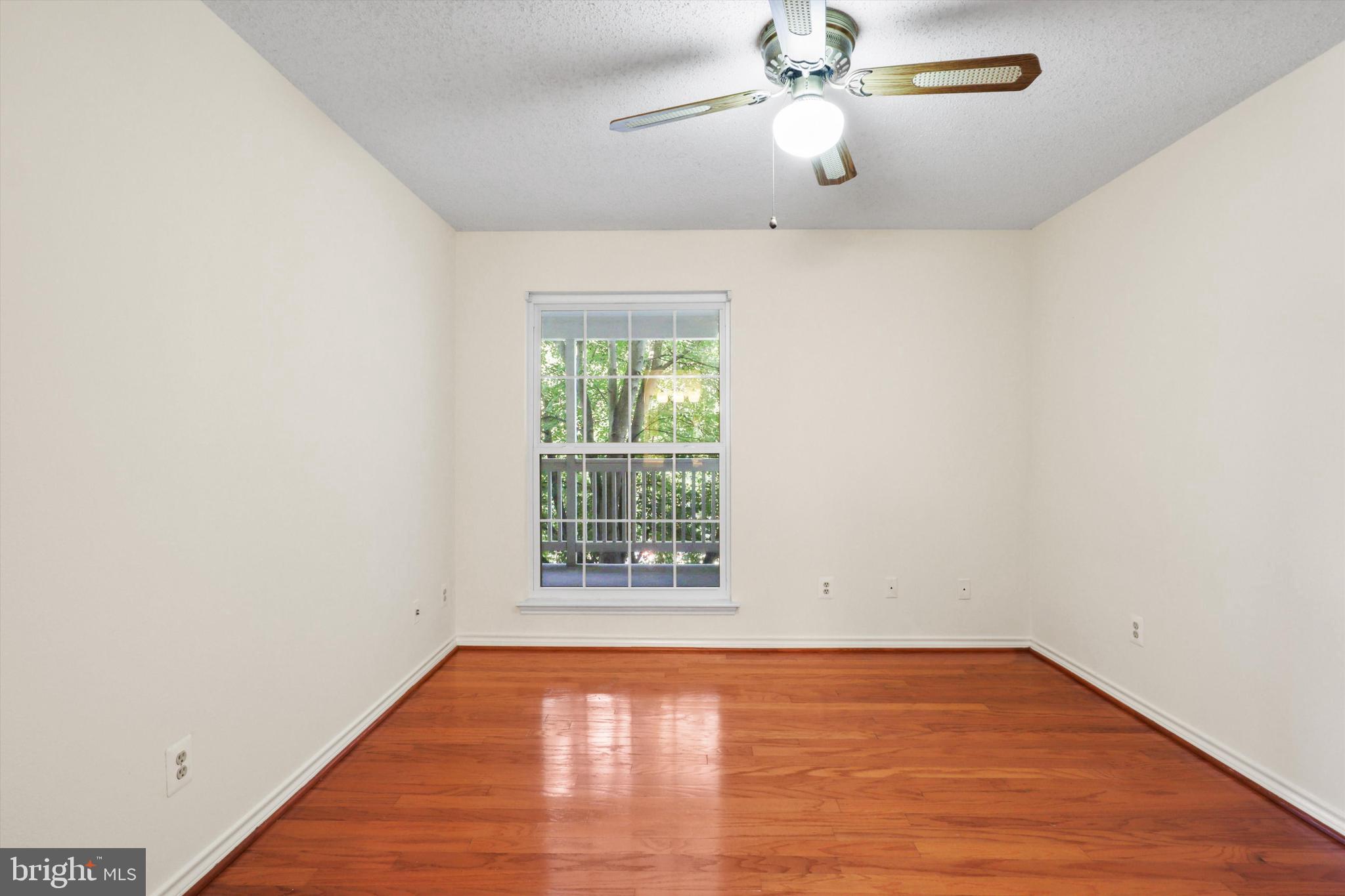 1527 LINCOLN WAY 201B
