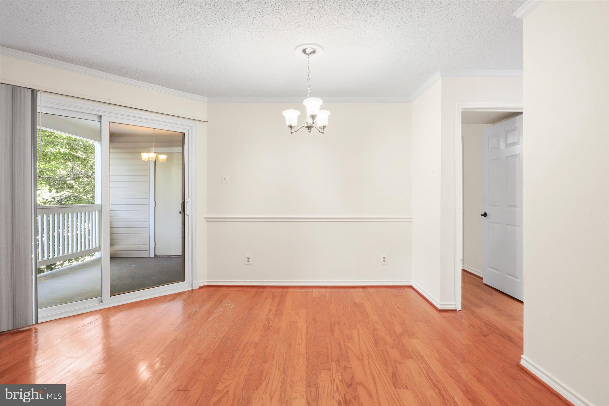 1527 LINCOLN WAY 201B