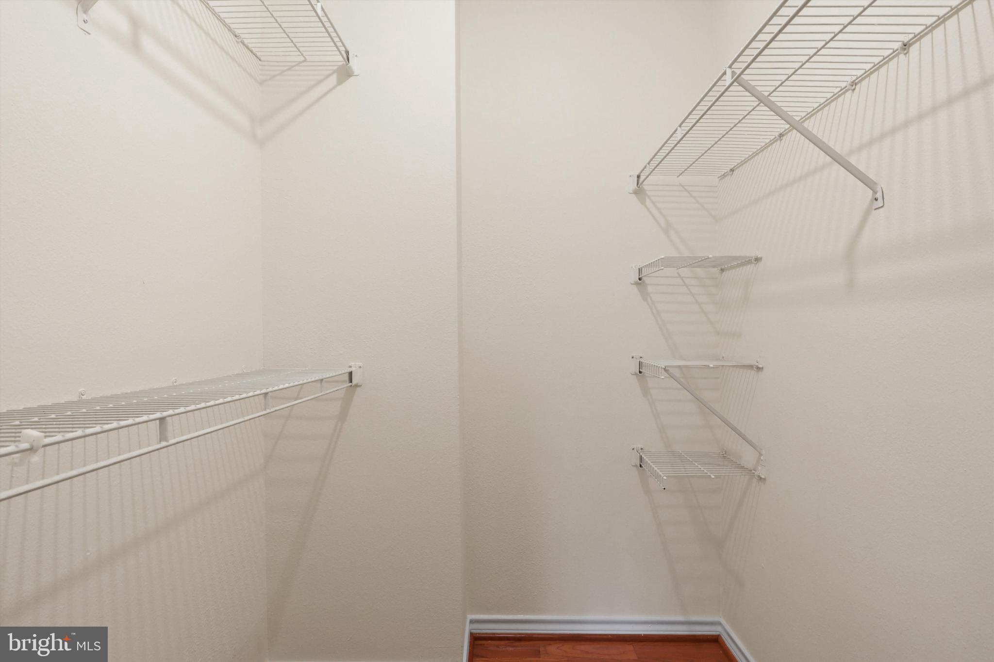 1527 LINCOLN WAY 201B