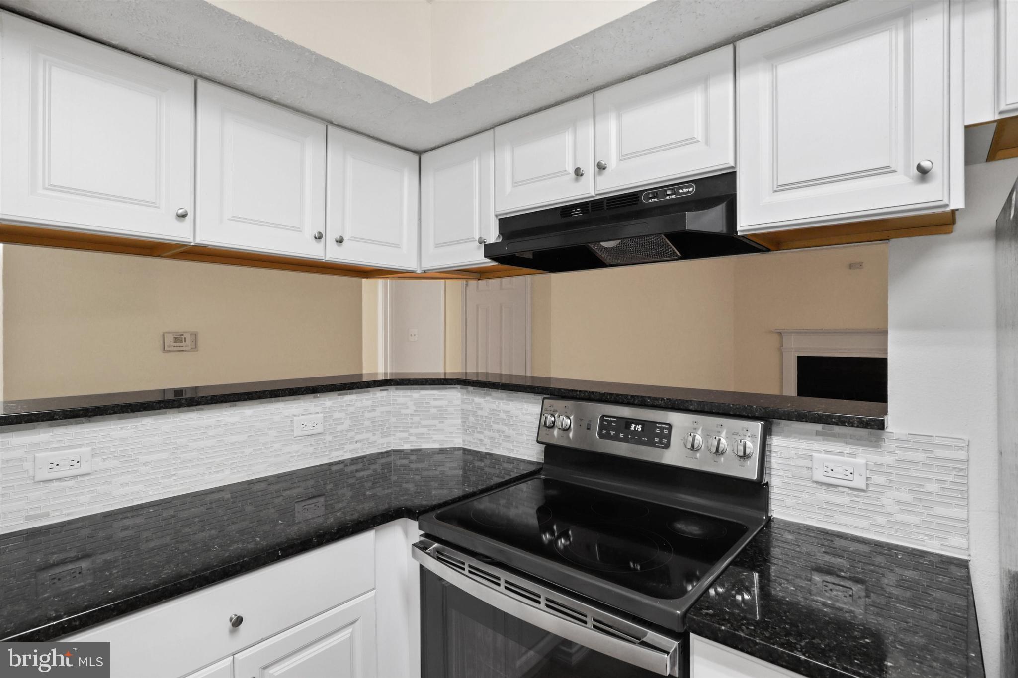 1527 LINCOLN WAY 201B