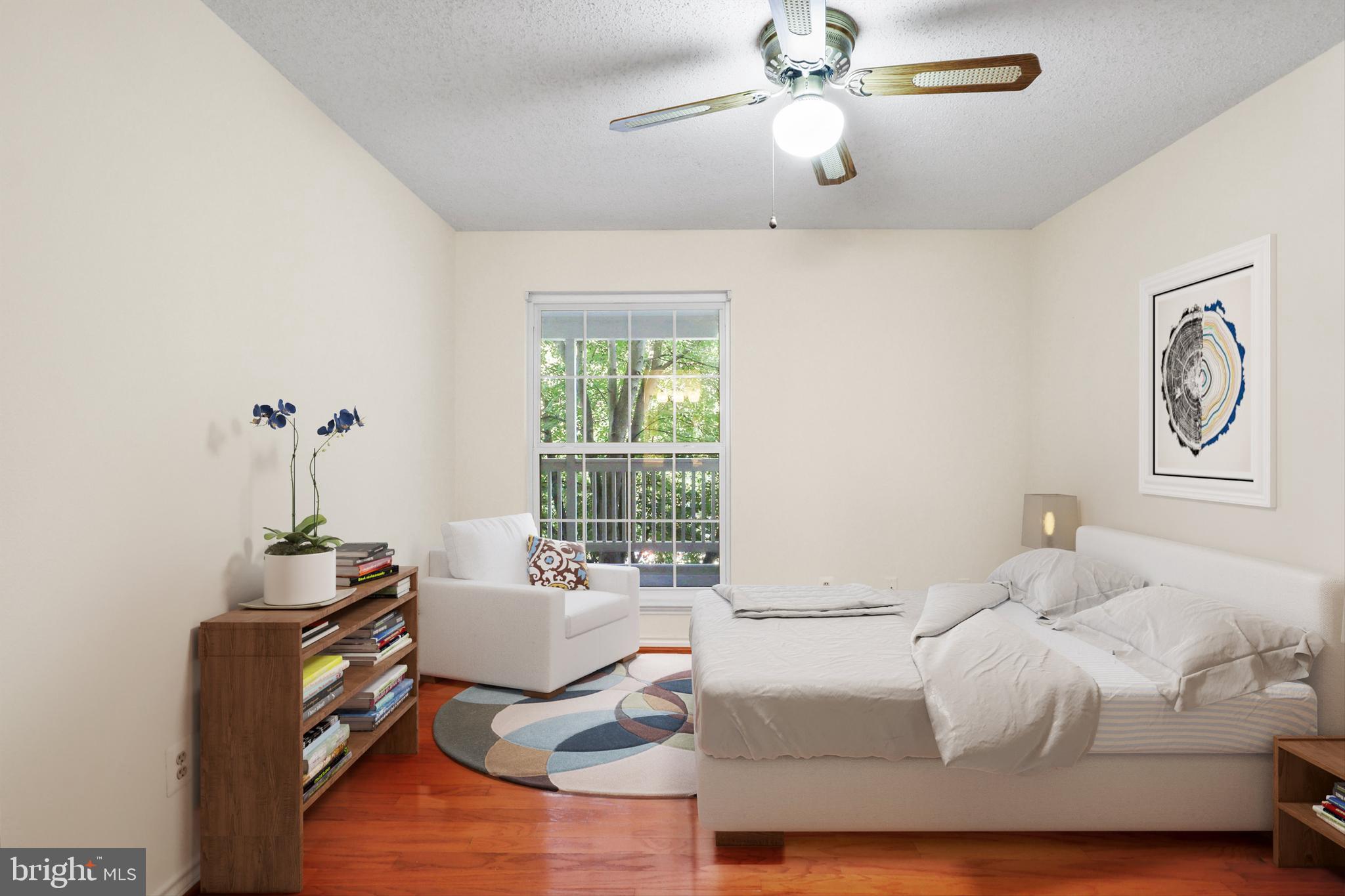 1527 LINCOLN WAY 201B