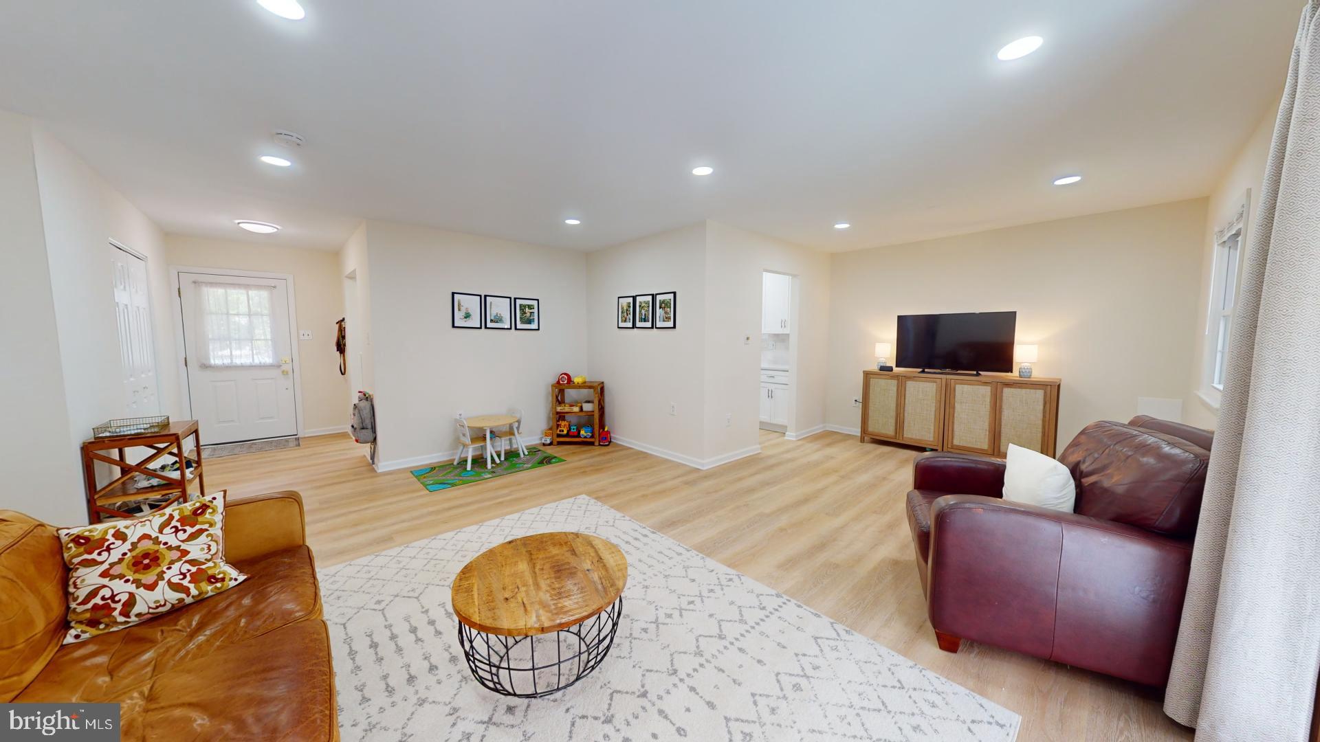 5810 HELMSDALE LANE
