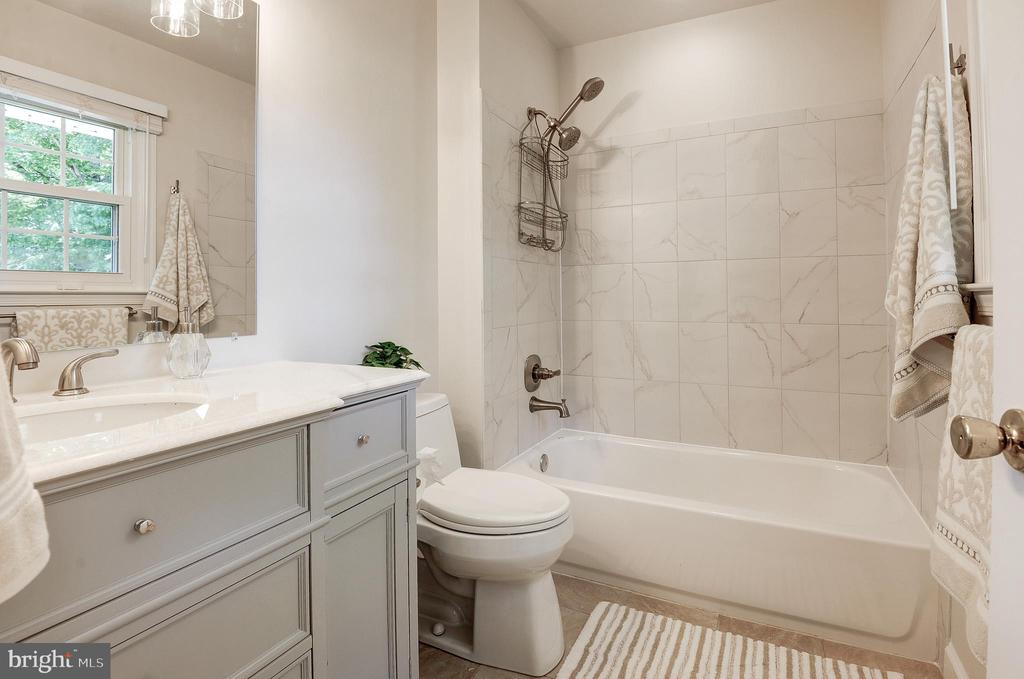2603 OAKLEDGE COURT