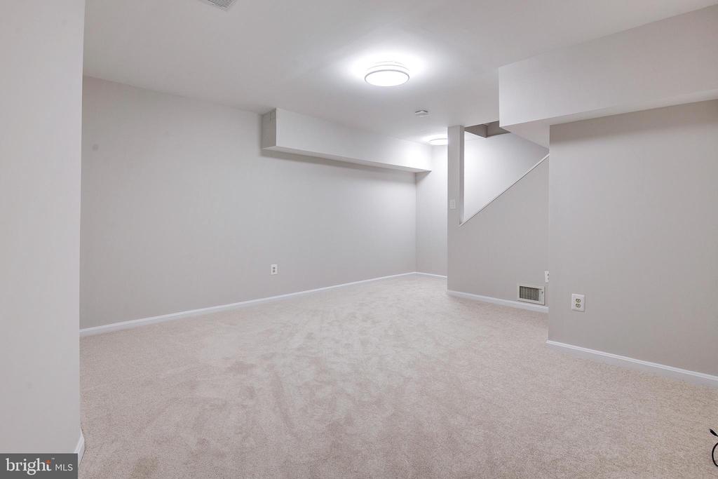 2603 OAKLEDGE COURT