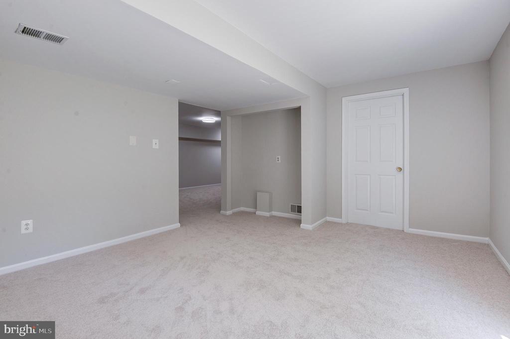 2603 OAKLEDGE COURT