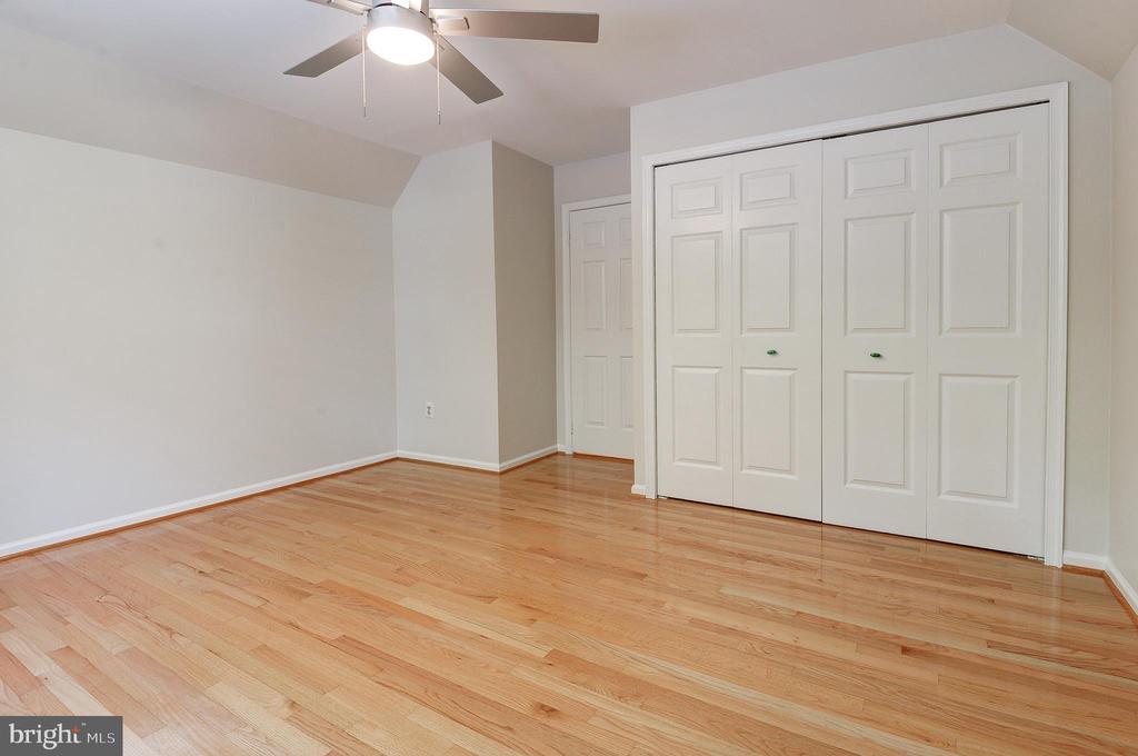 2603 OAKLEDGE COURT