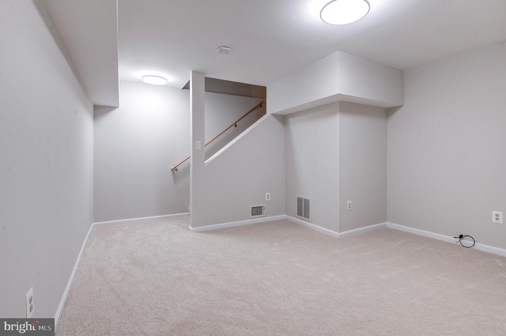 2603 OAKLEDGE COURT