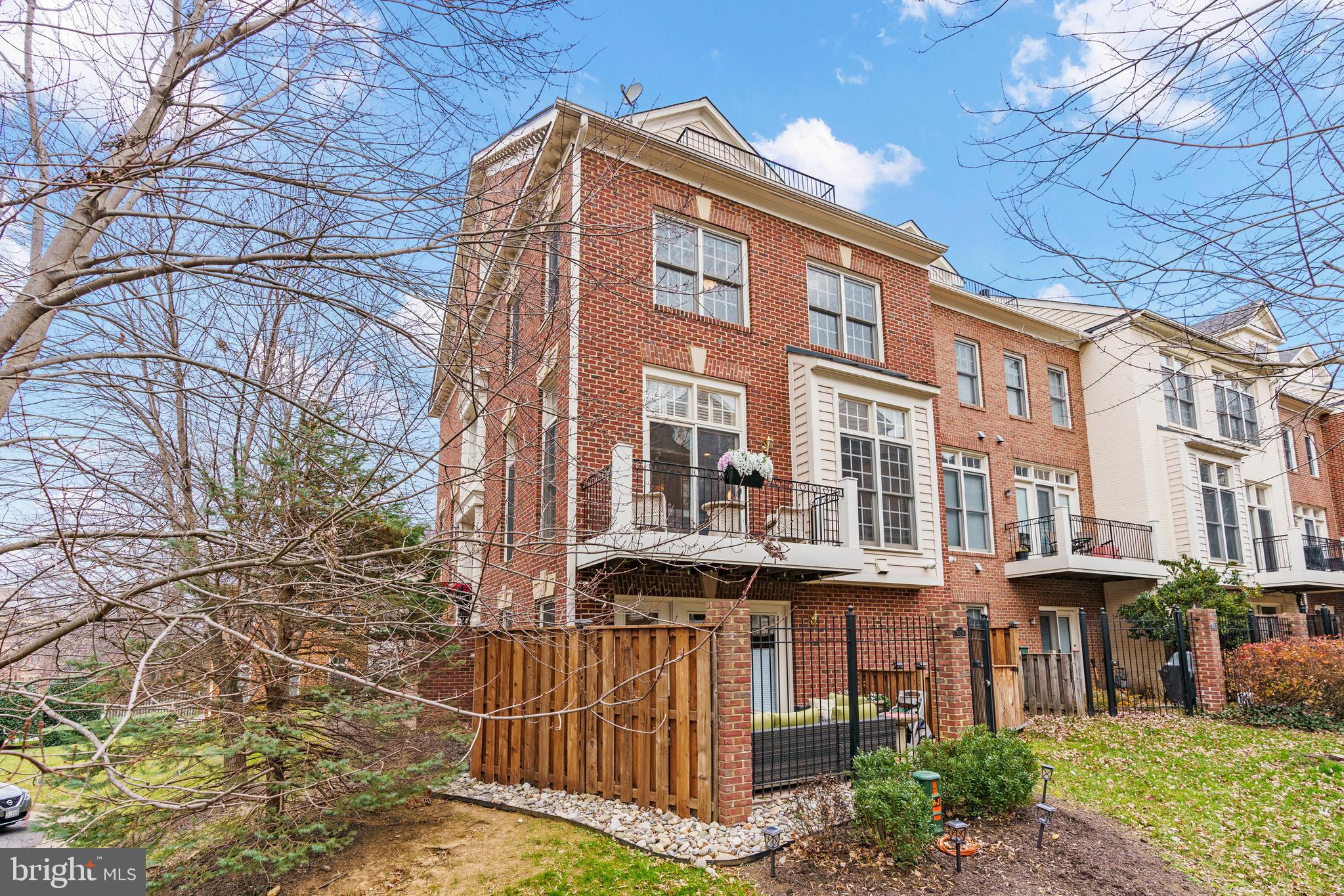 7429 SENECA RIDGE