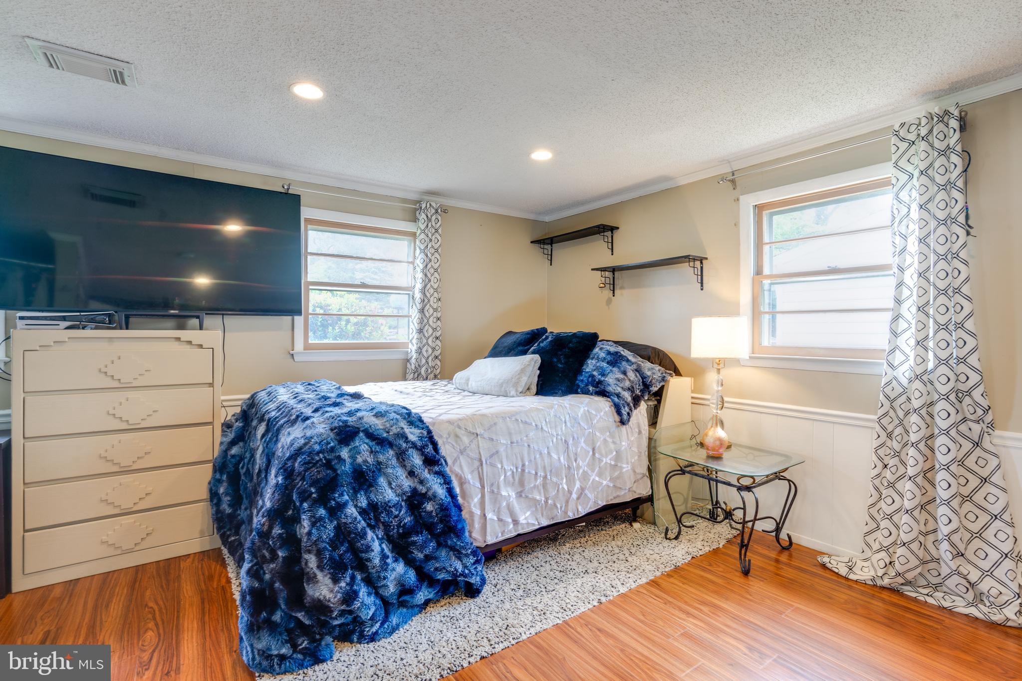 8513 FAIRBURN DRIVE