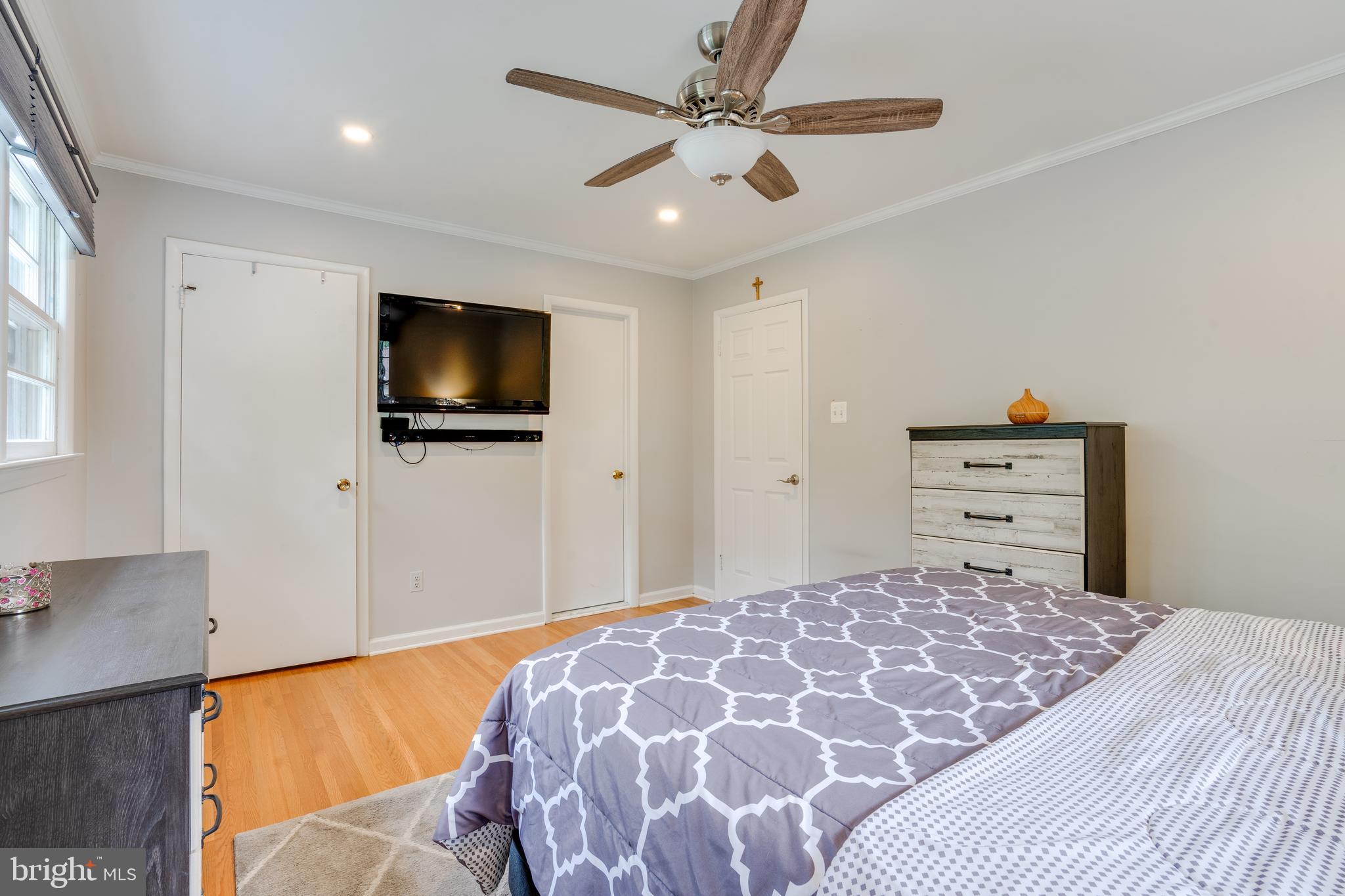 8513 FAIRBURN DRIVE