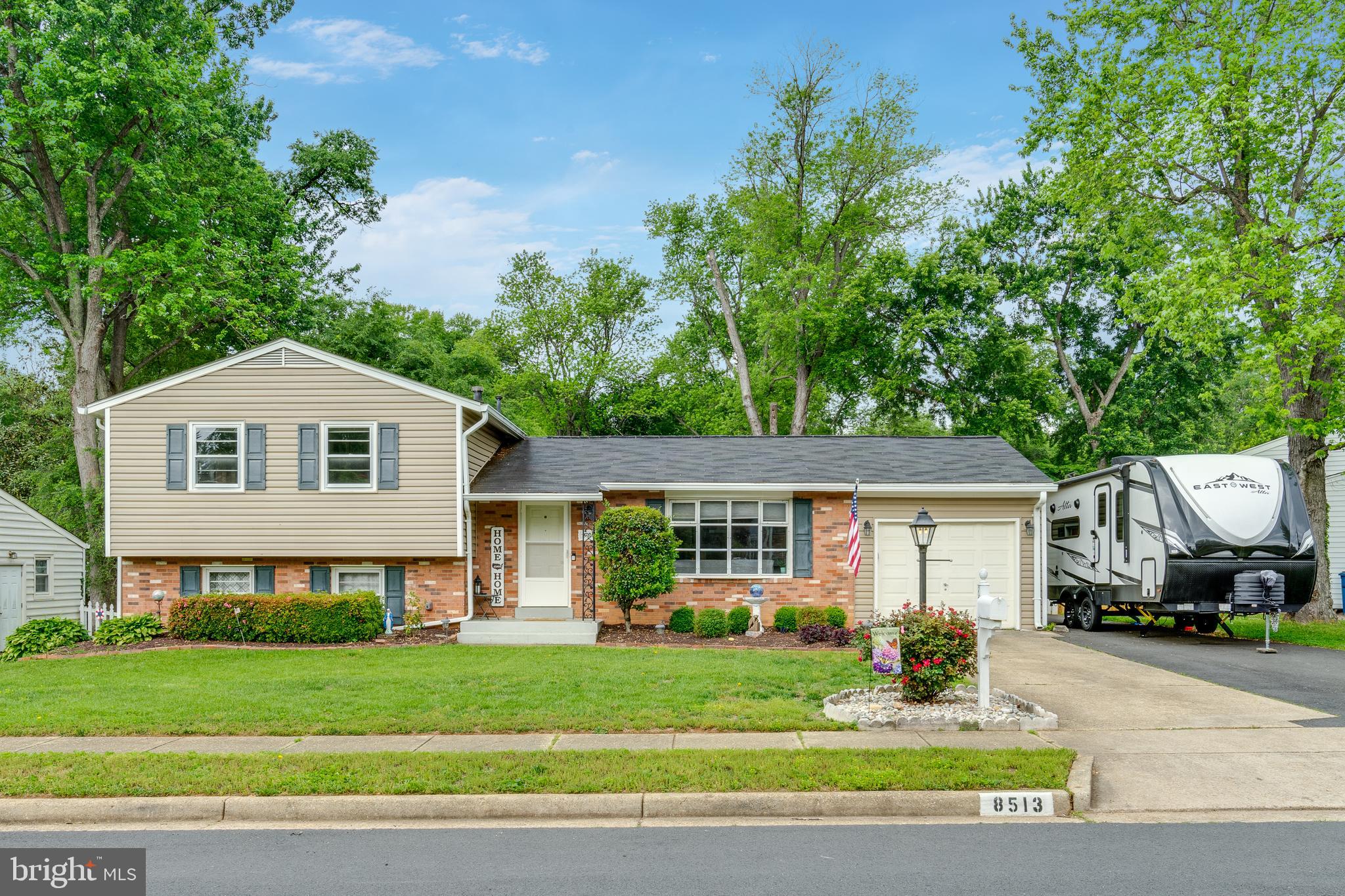 8513 FAIRBURN DRIVE