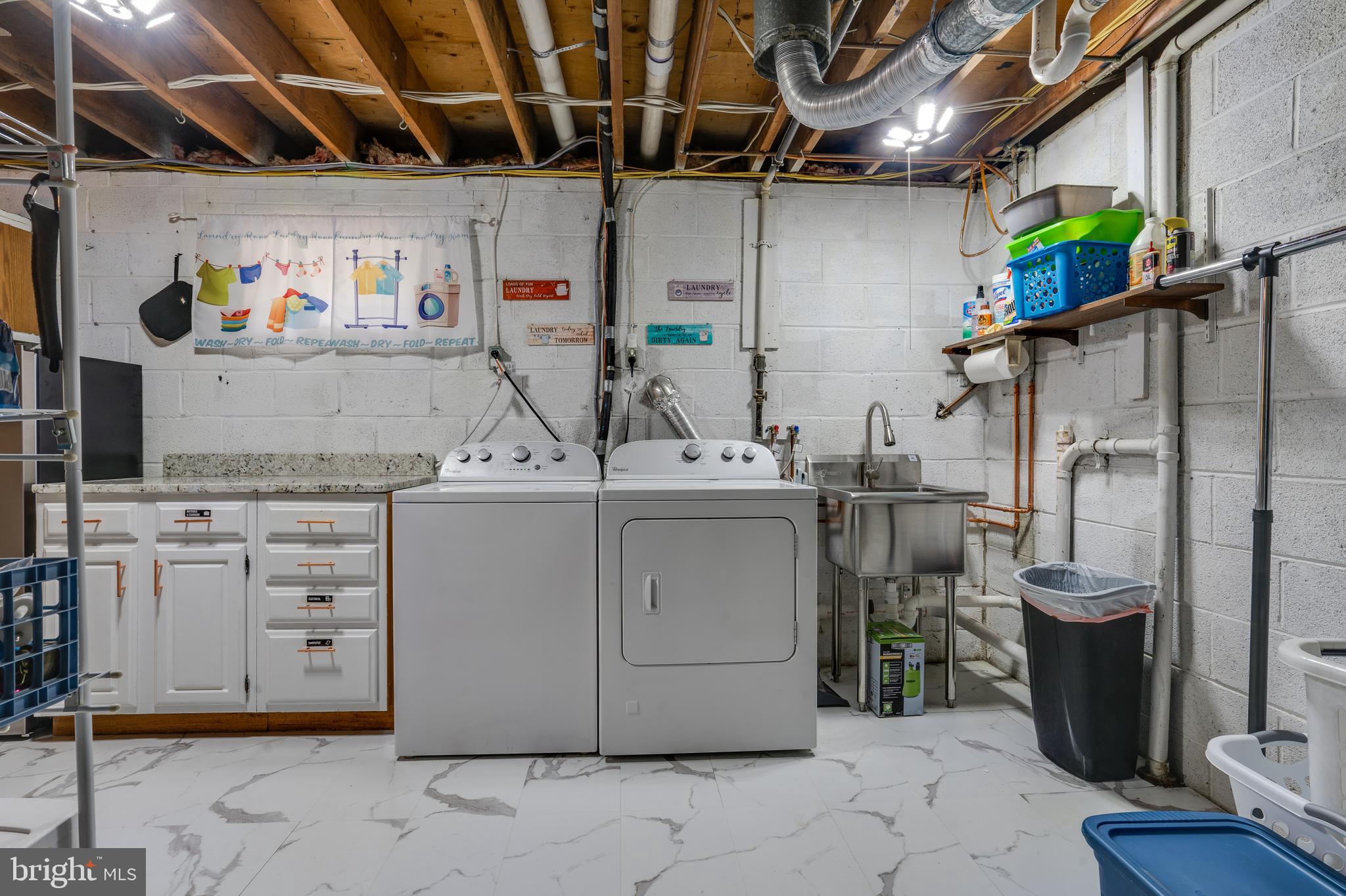 8513 FAIRBURN DRIVE