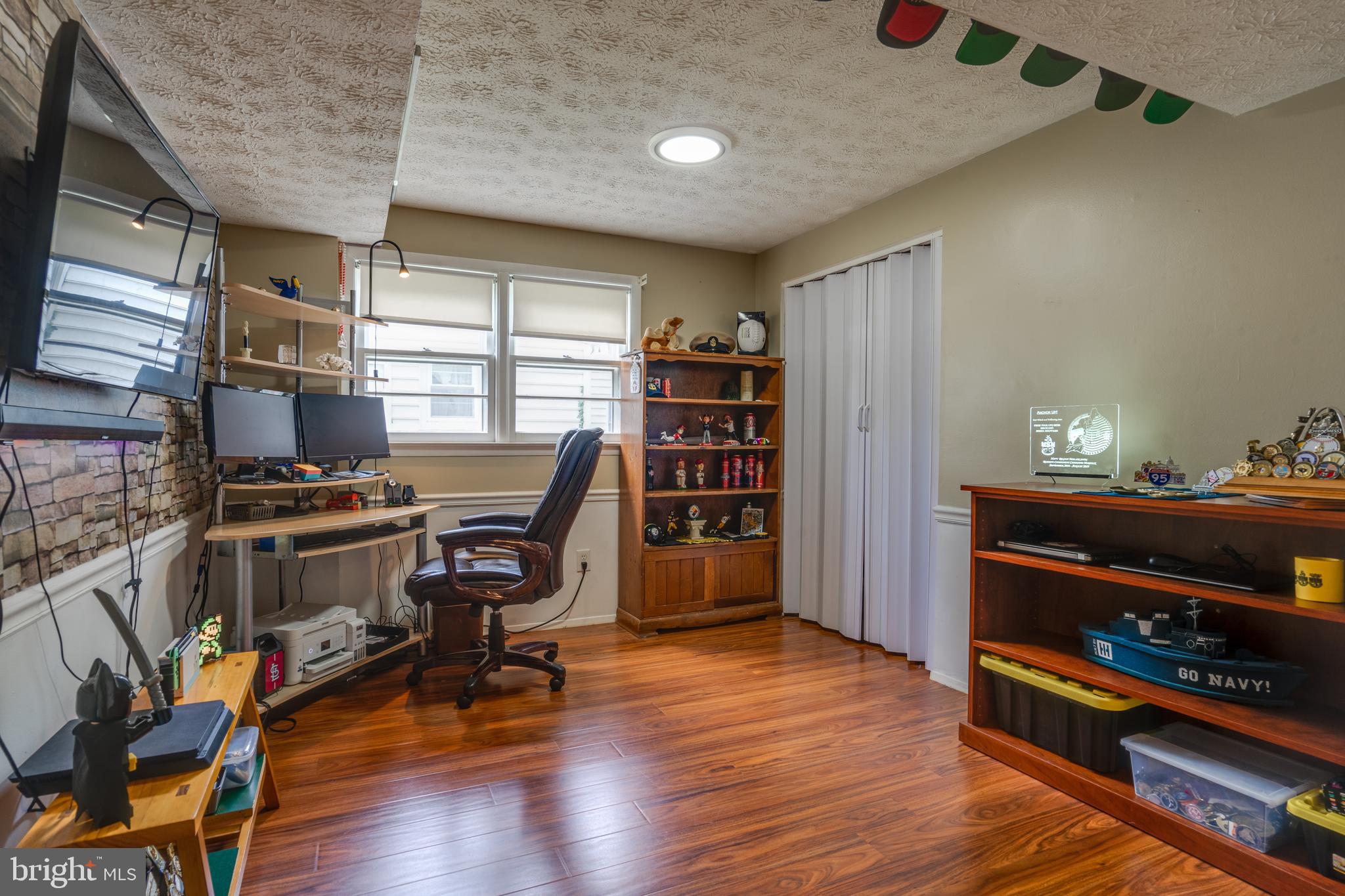8513 FAIRBURN DRIVE