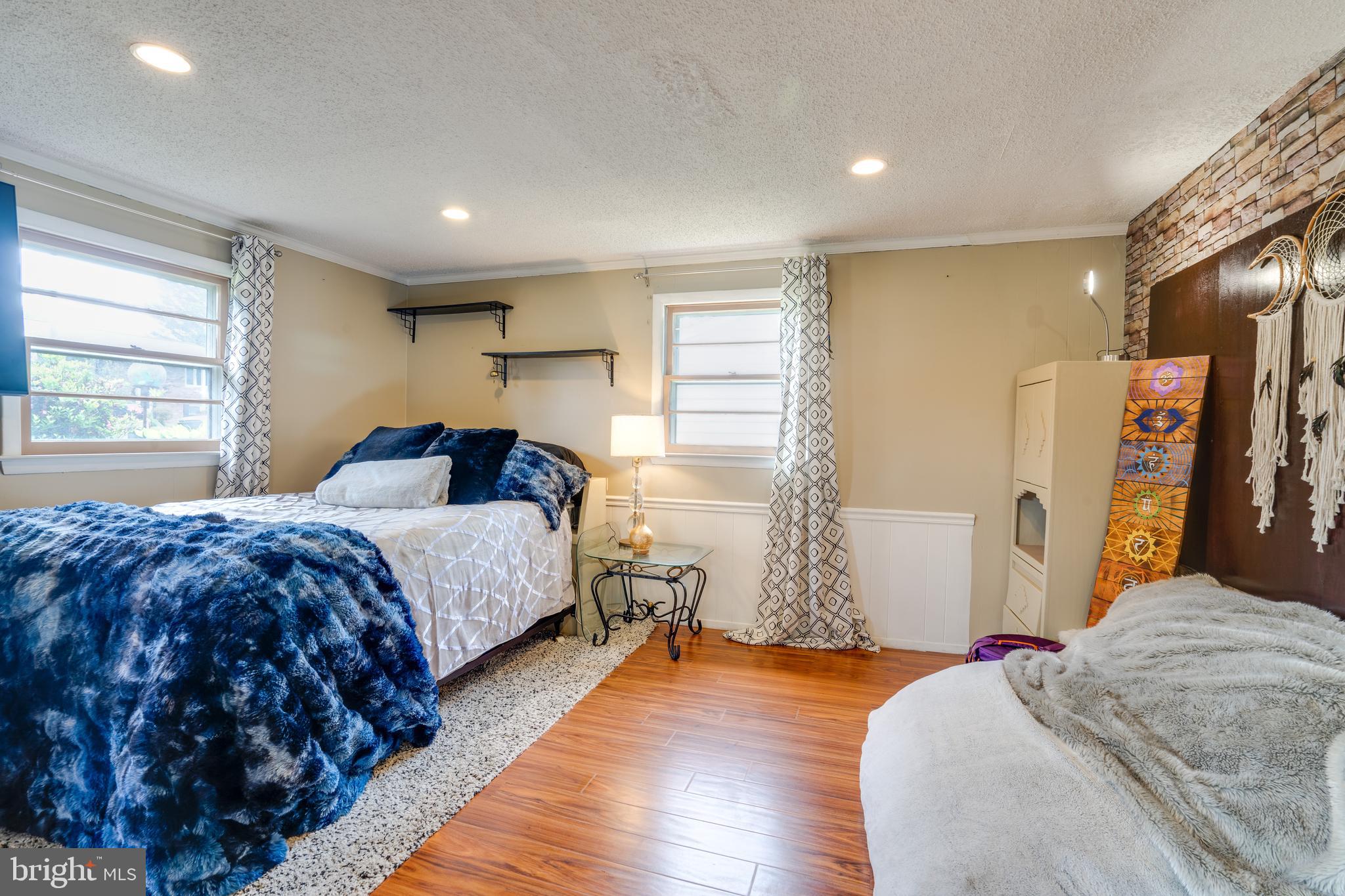 8513 FAIRBURN DRIVE