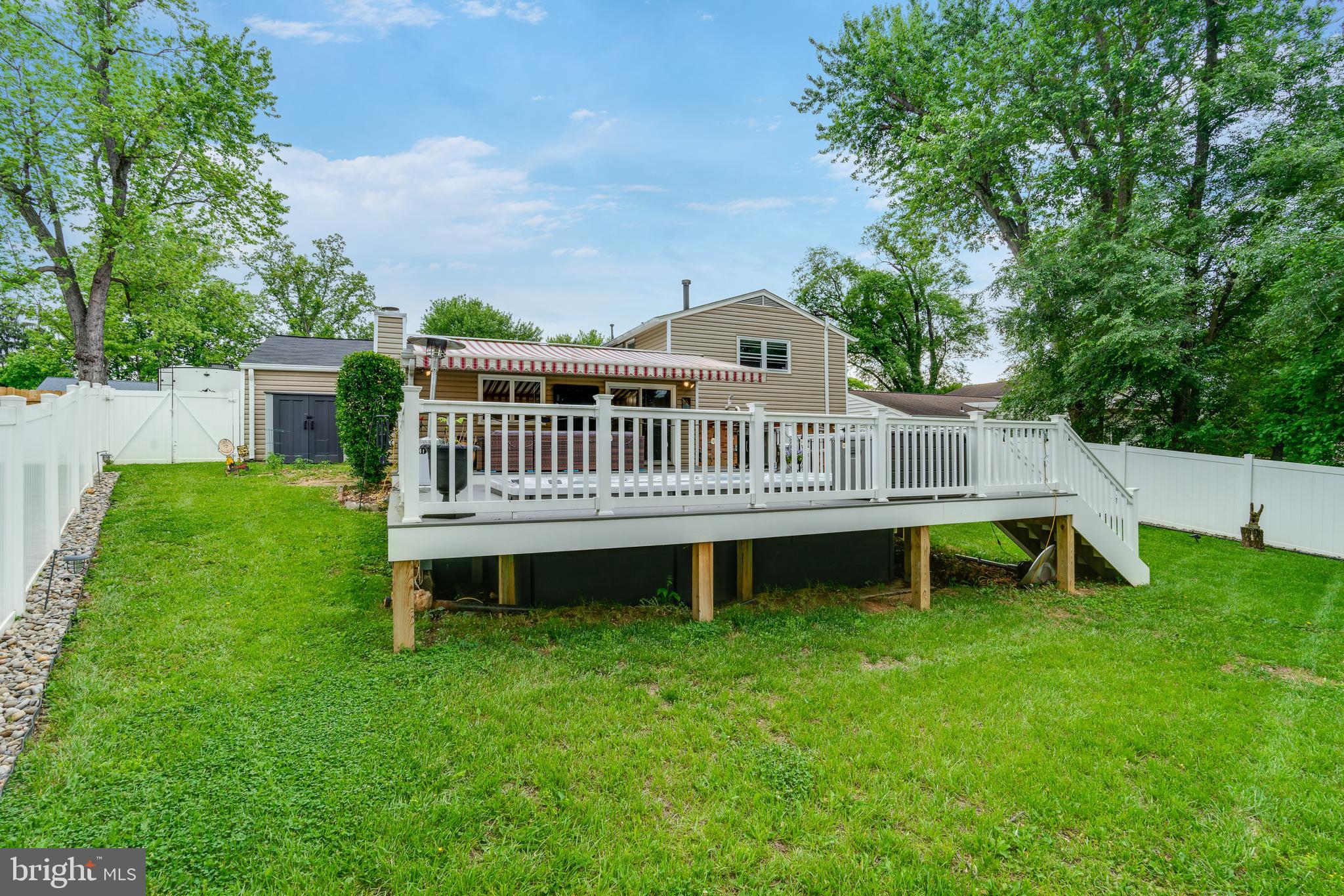 8513 FAIRBURN DRIVE