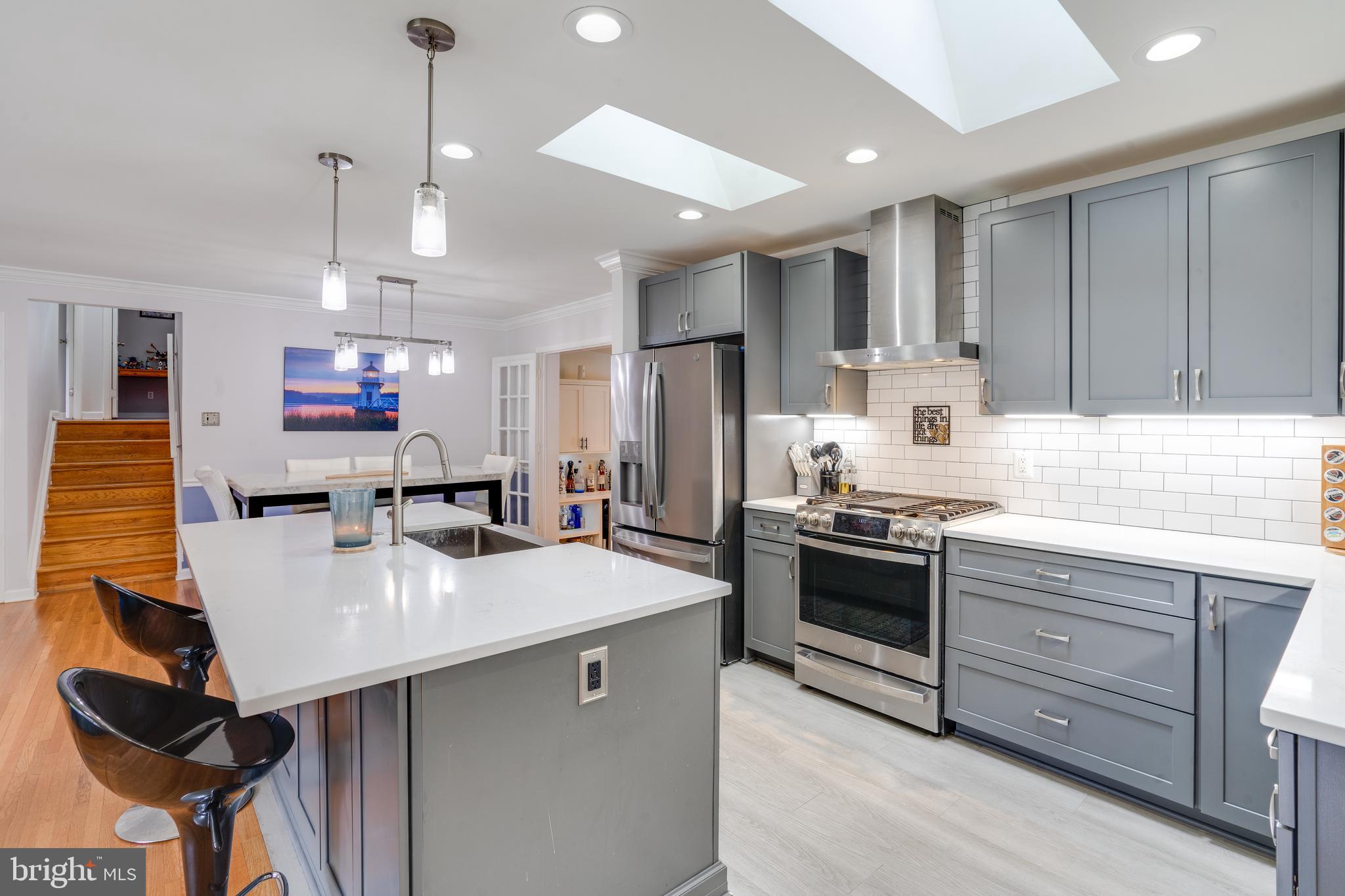 8513 FAIRBURN DRIVE