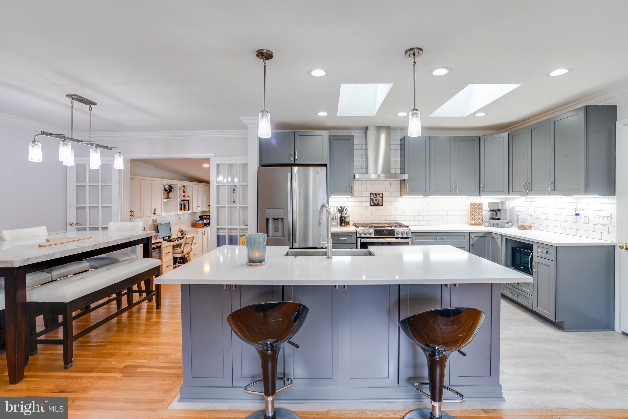 8513 FAIRBURN DRIVE