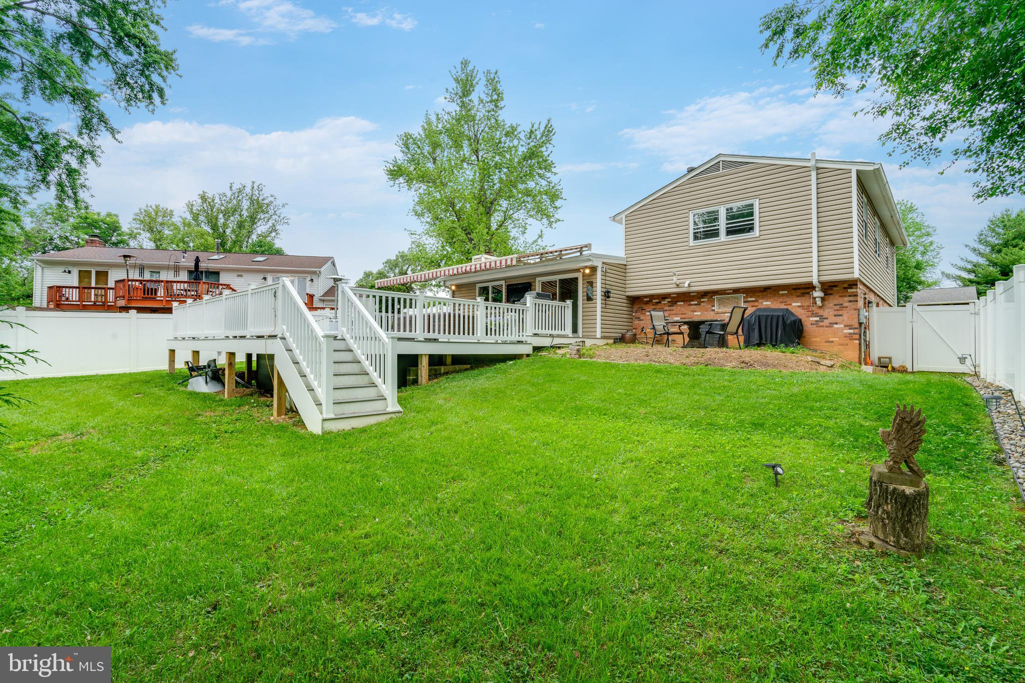8513 FAIRBURN DRIVE