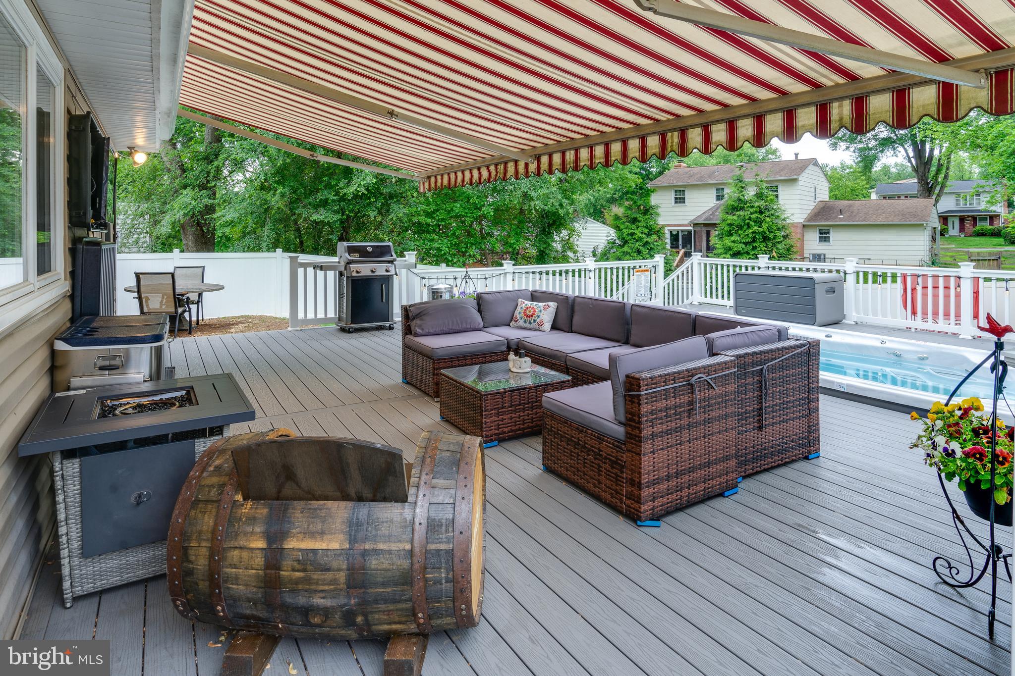 8513 FAIRBURN DRIVE