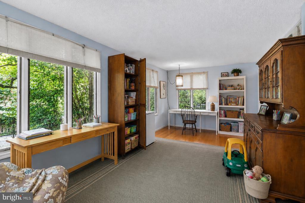 6510 IVY HILL DRIVE