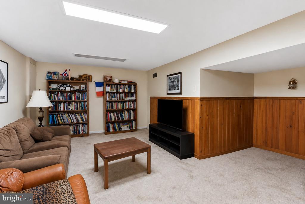 6510 IVY HILL DRIVE